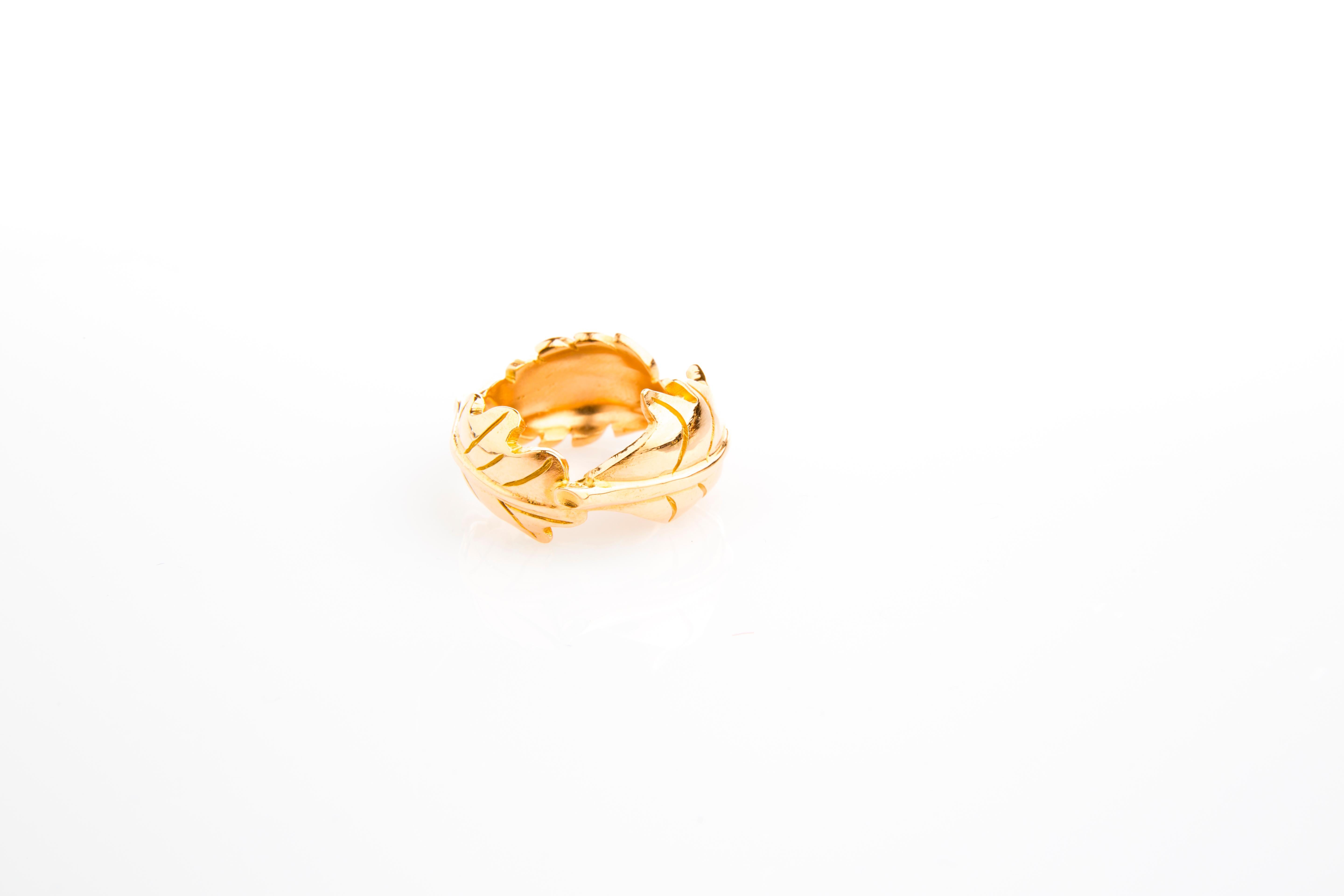 This luxury handmade ring is shaped in Red gold 18K. Explore the sublime color and design around your finger and give yourself a special treat. 
Knauf jewels has handcrafted this unique ring with special care and love.

Size 55 
Gives the impression