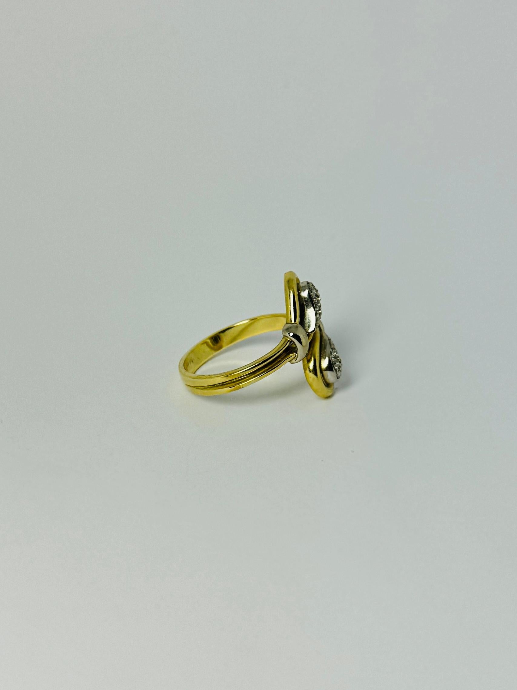 Women's or Men's Ring made of 18 carat gold with brilliant cut diamonds of 0.12 carat VVSI For Sale