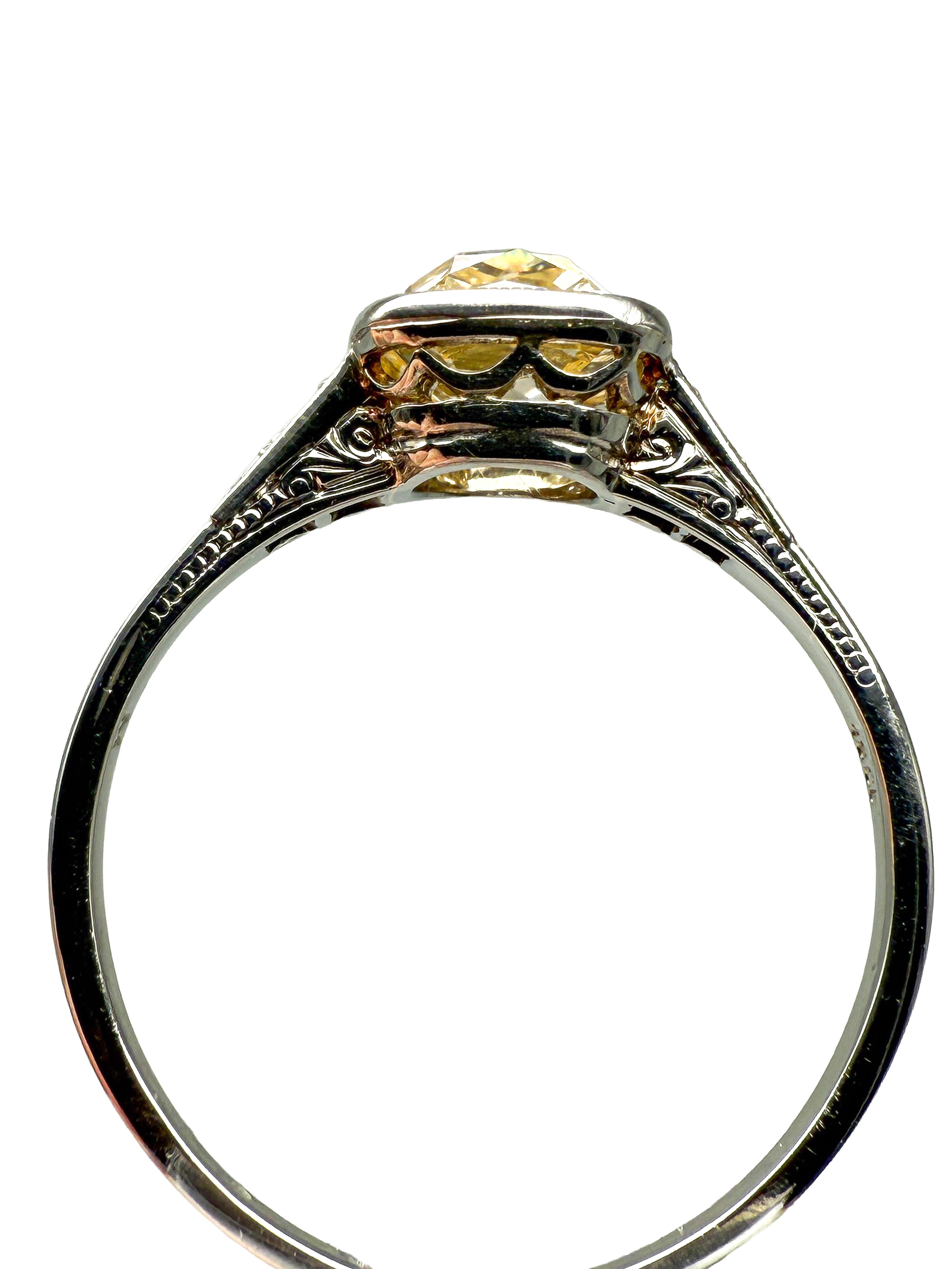 Taglio cuscino Anello in oro bianco 750 con diamanti e certificato in vendita