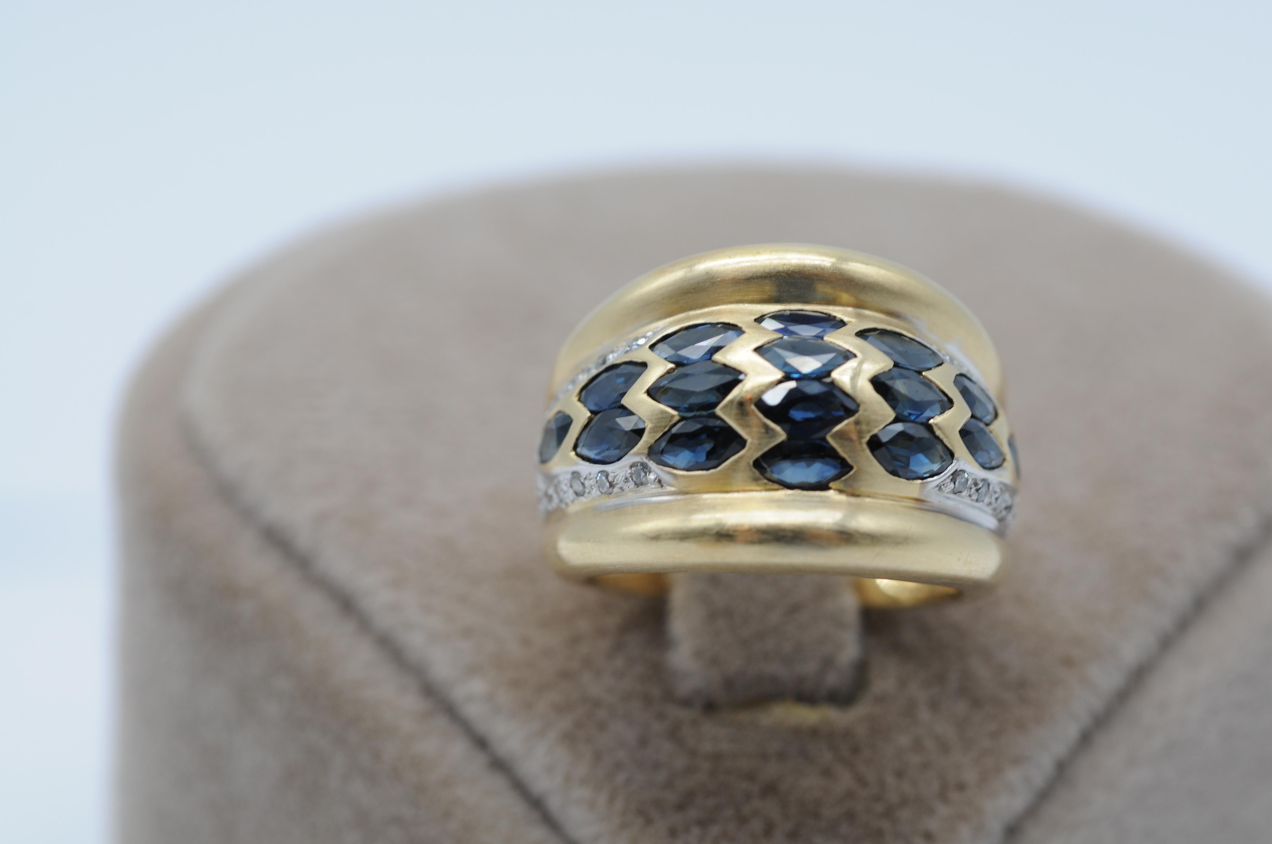 ring mit sapphire in gelbgold  In Good Condition For Sale In Berlin, BE