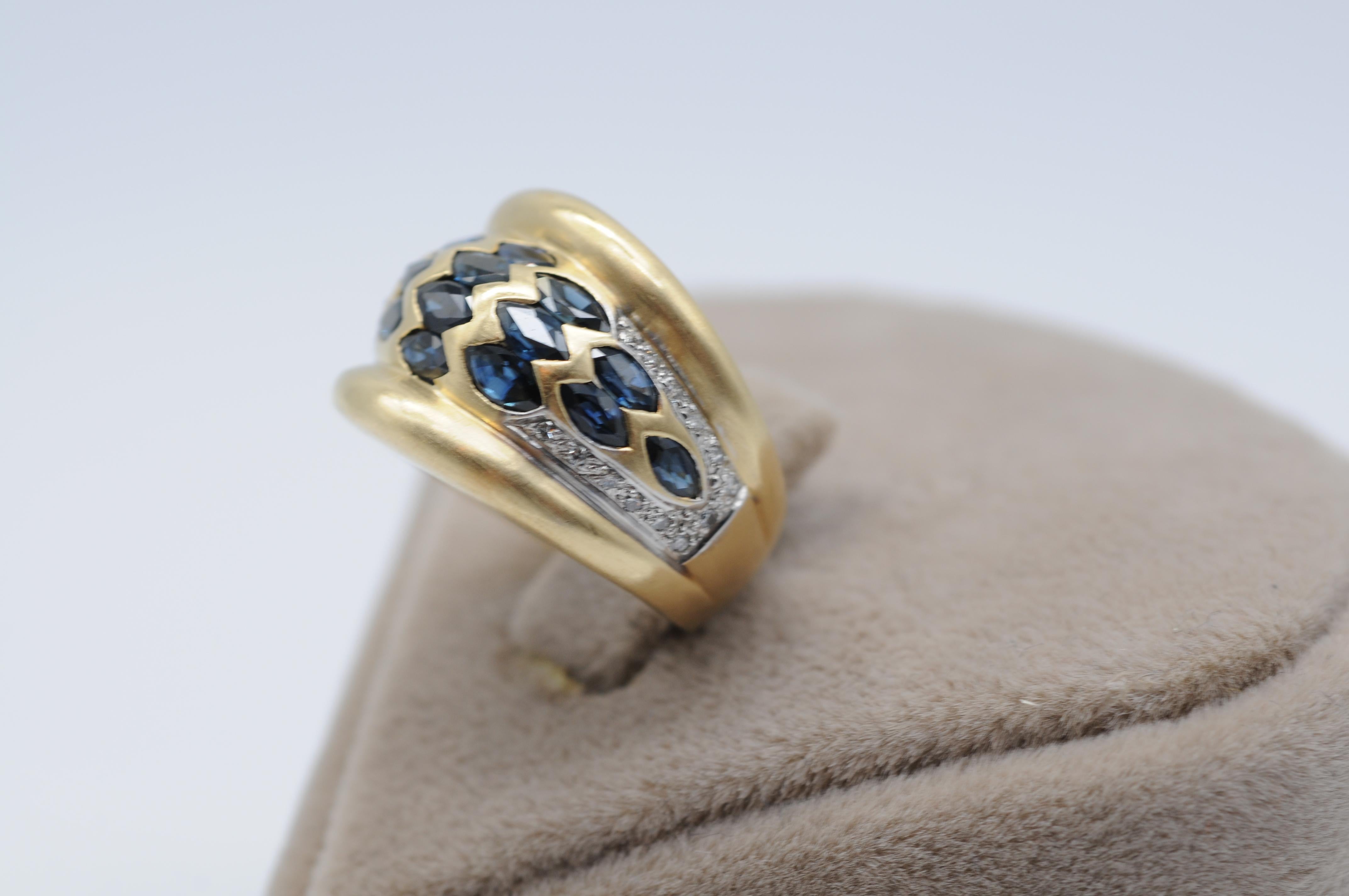 bague avec saphir en or jaune  en vente 2