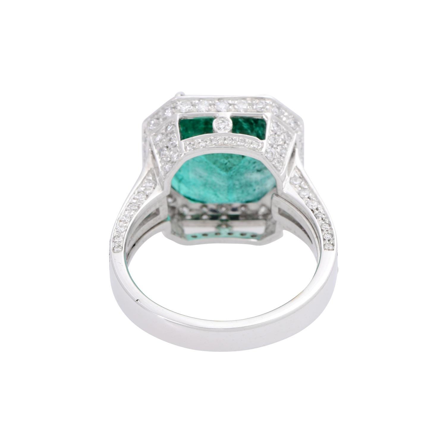 Emerald Cut Ring Mit Smaragd circa 9.25 Carat For Sale