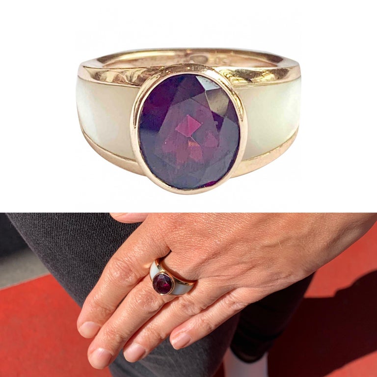 Bague Nadia en or rose 18 carats grenat rhodolite et nacre signee Mauboussin sur 1stDibs bague rubis mauboussin bague tanzanite mauboussin bague nacre mauboussin