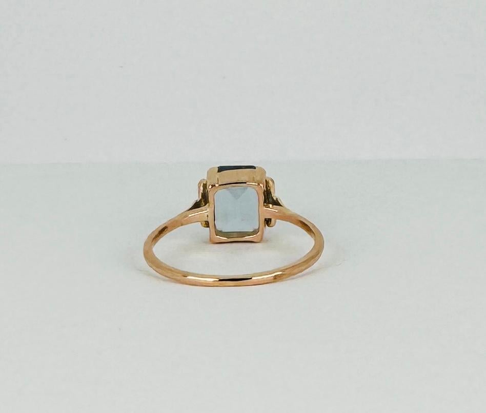 Ring of 18 carat rosé gold with emerald cut aquamarine of 1.00 carat For Sale 1