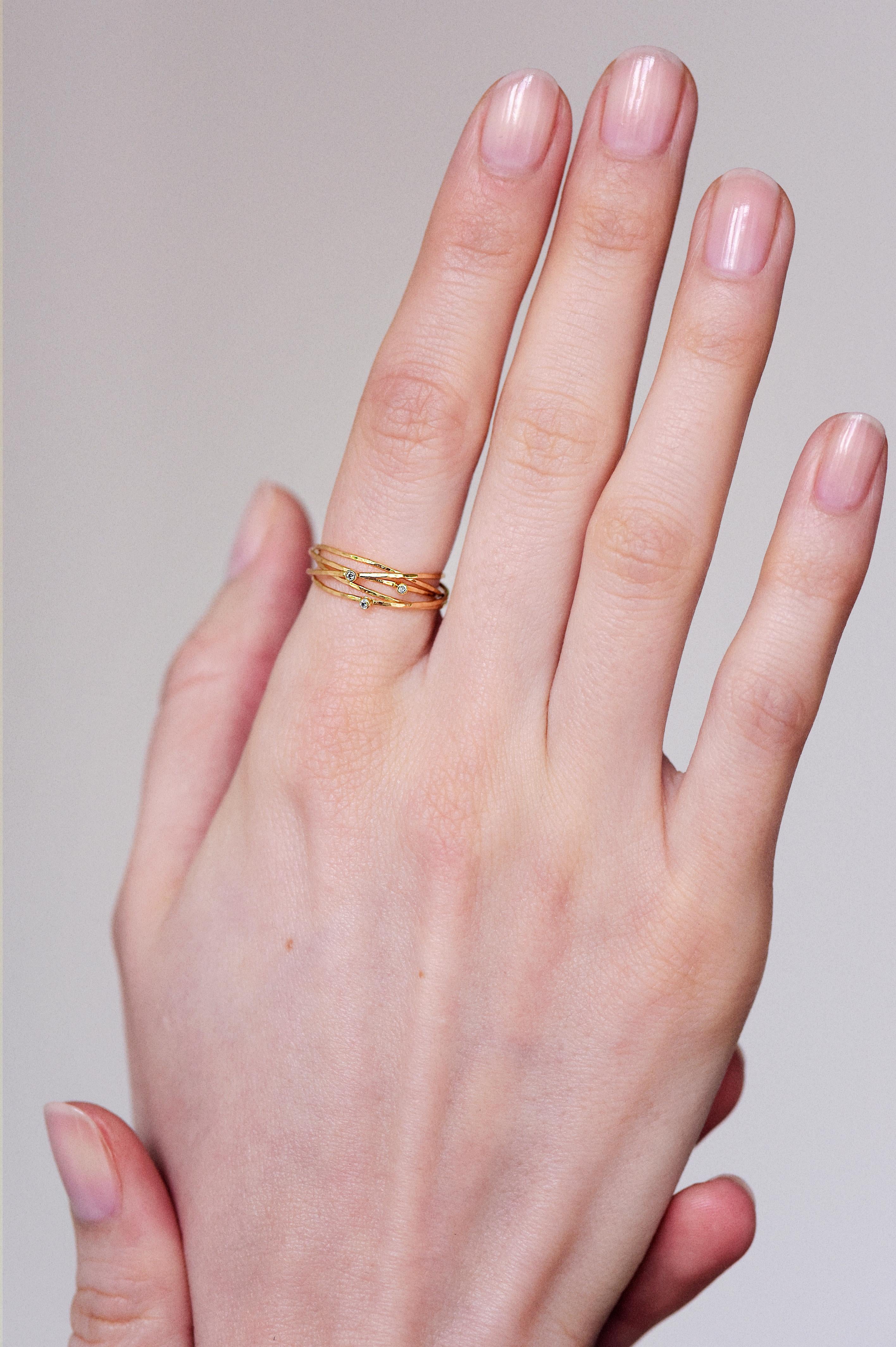 Olympe Ring aus 18 Karat Gold und Diamanten (Brillantschliff) im Angebot