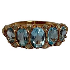 Vintage Ring Pink 14 Carat Gold with Aquamarines 3.80 Carat & Diamonds of 0.12 Carat