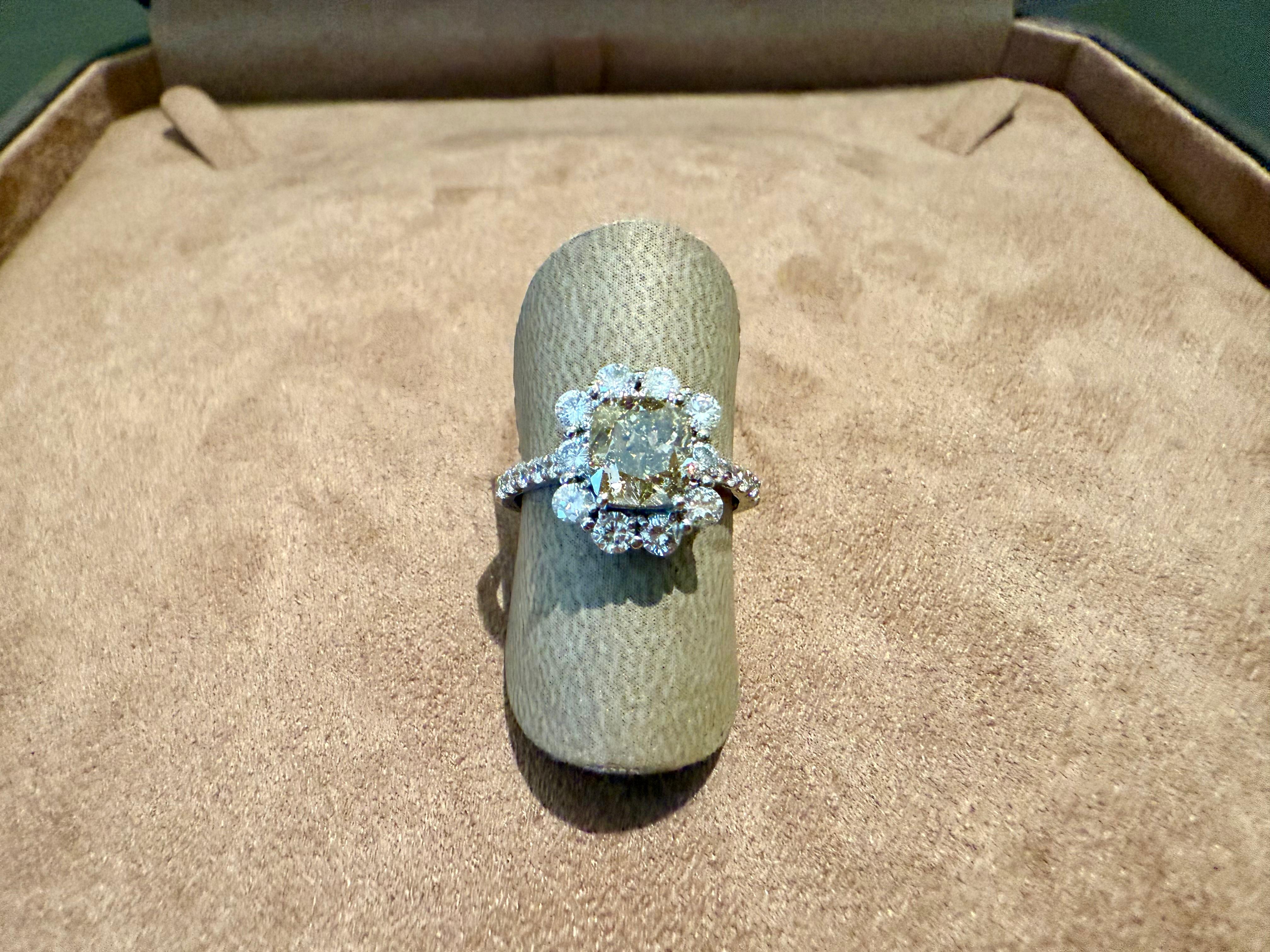 Anello in platino 950 con diamante Halo marrone chiaro e fantasia In condizioni buone in vendita a Zurich, Zollstrasse