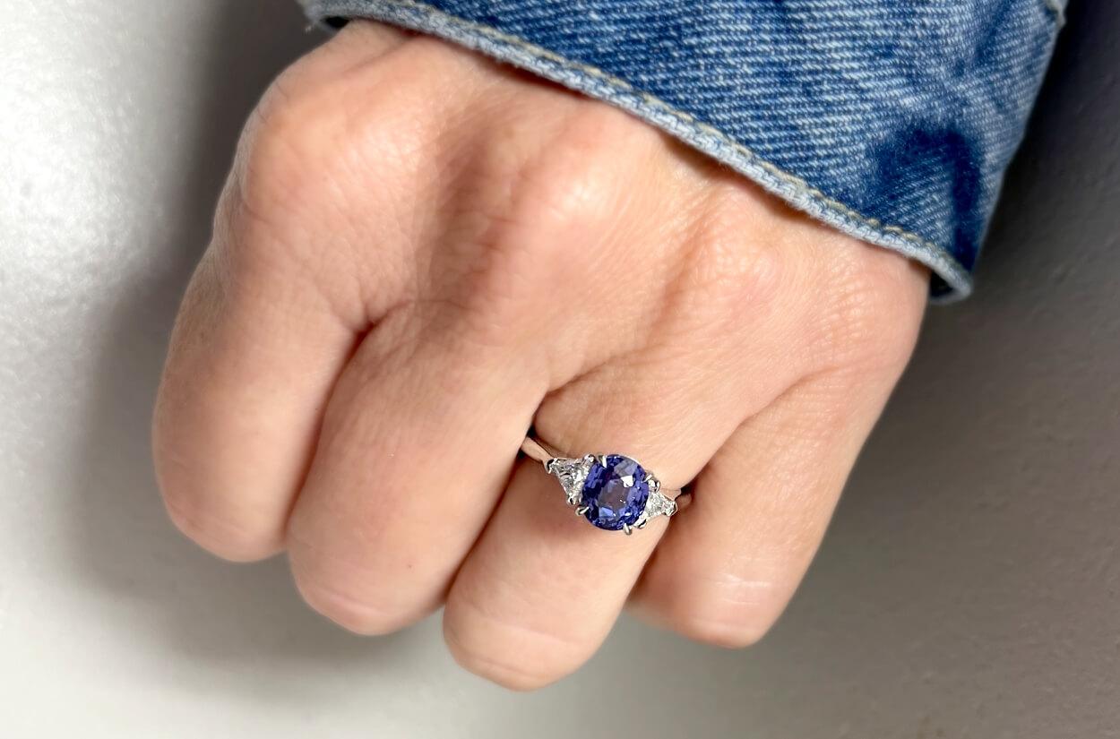 Contemporary Ring Platinum No-Heated GIA Color Change  Blue Sapphire & 2 Trillion Diamonds For Sale