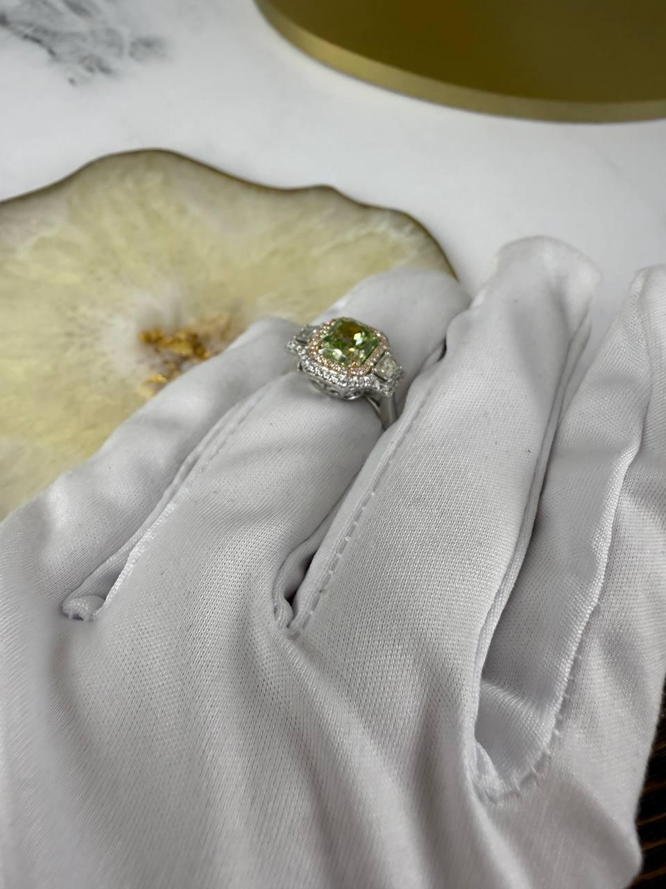 Anello RalfDiamanti 2,02 ct Fancy marrone chiaro verdastro giallo/SI2 e bianco Multi in vendita 6