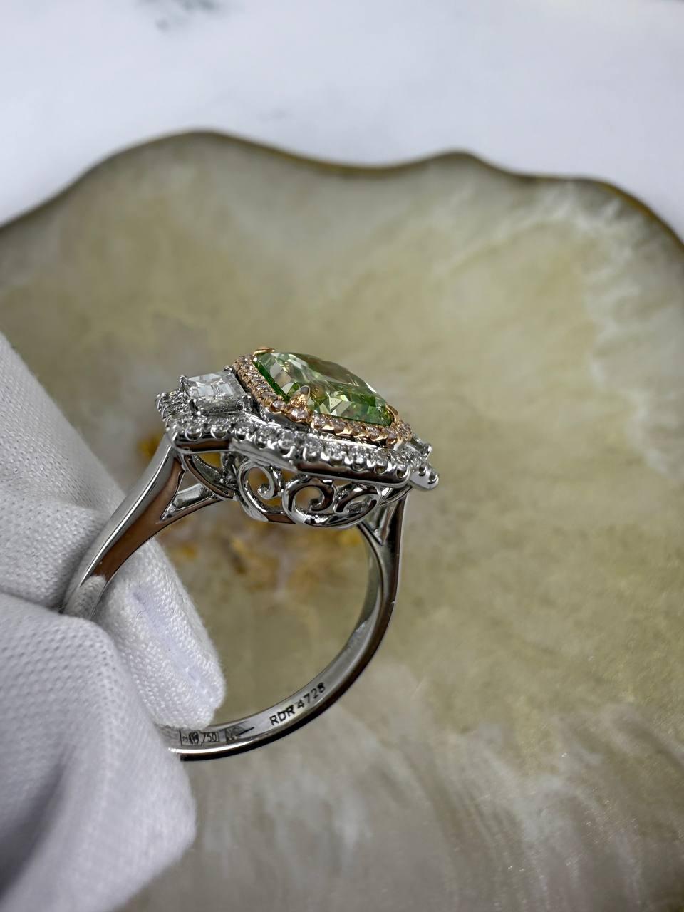 Anello RalfDiamanti 2,02 ct Fancy marrone chiaro verdastro giallo/SI2 e bianco Multi in vendita 1