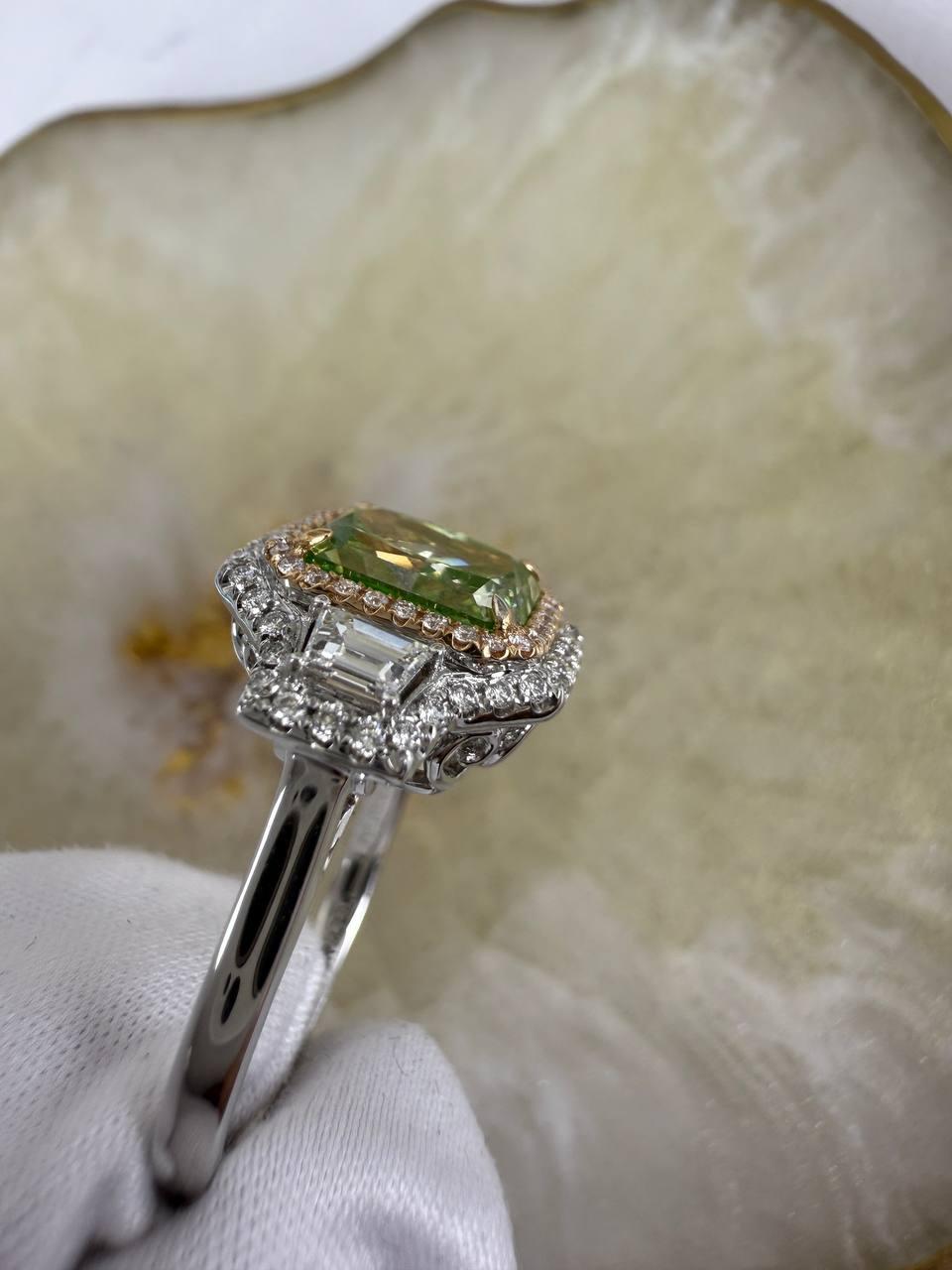 Anello RalfDiamanti 2,02 ct Fancy marrone chiaro verdastro giallo/SI2 e bianco Multi in vendita 4