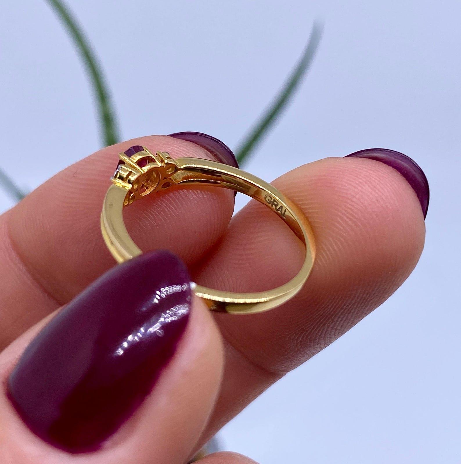 Bague en or jaune 14 carats, saphir rouge et diamants, pierre précieuse naturelle, 7US en vente 1