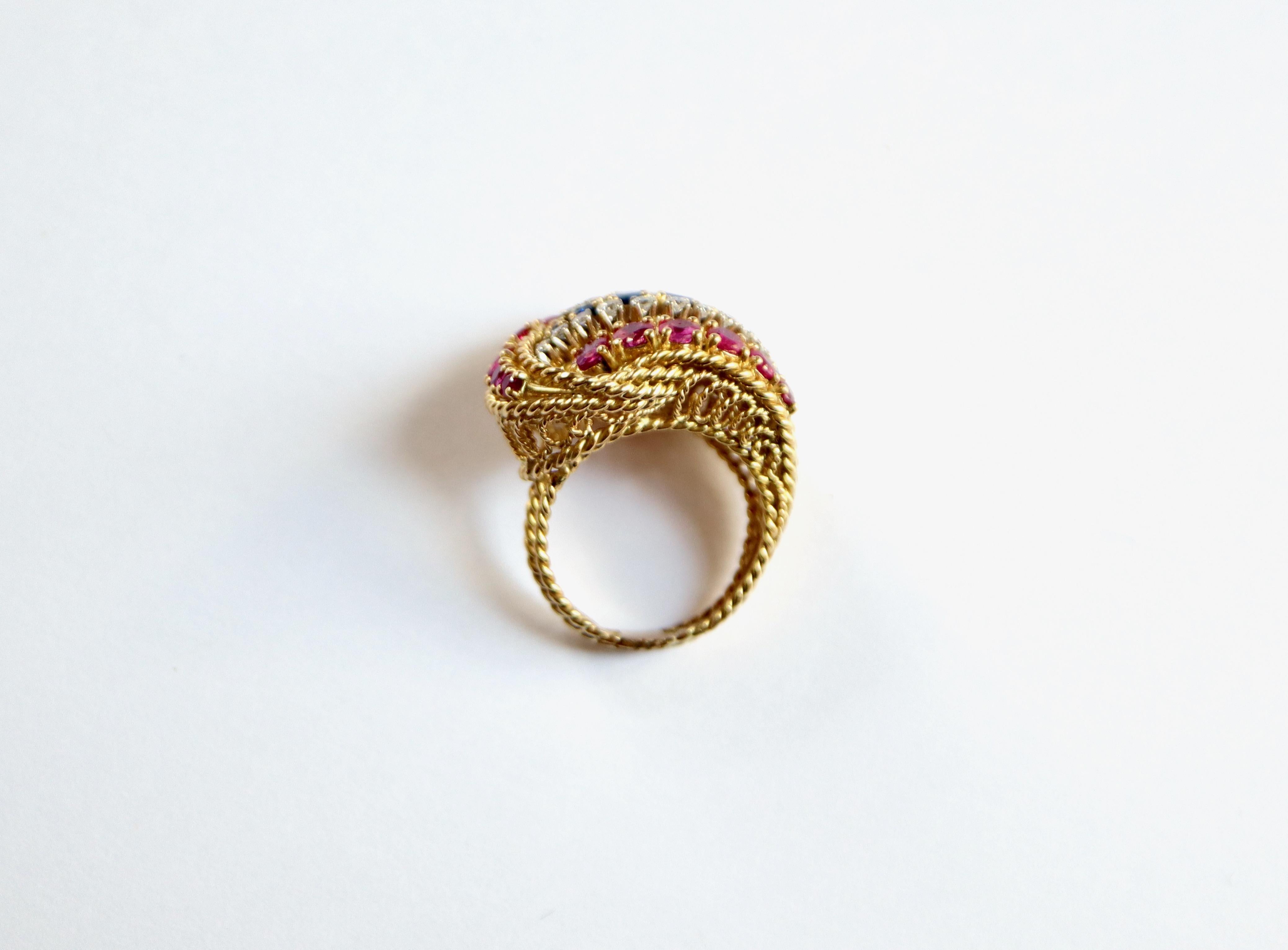 Ring Rubin-Saphir um 1950 Gelbgold 18 Karat, Rubin und Diamanten im Zustand „Gut“ im Angebot in Paris, FR