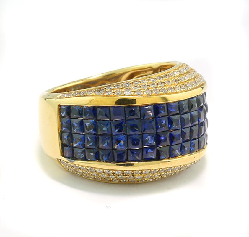 Square Cut Ring, Sapphires and Diamonds in Heavy 750 Yellow Gold with Antwerp Certification For Sale