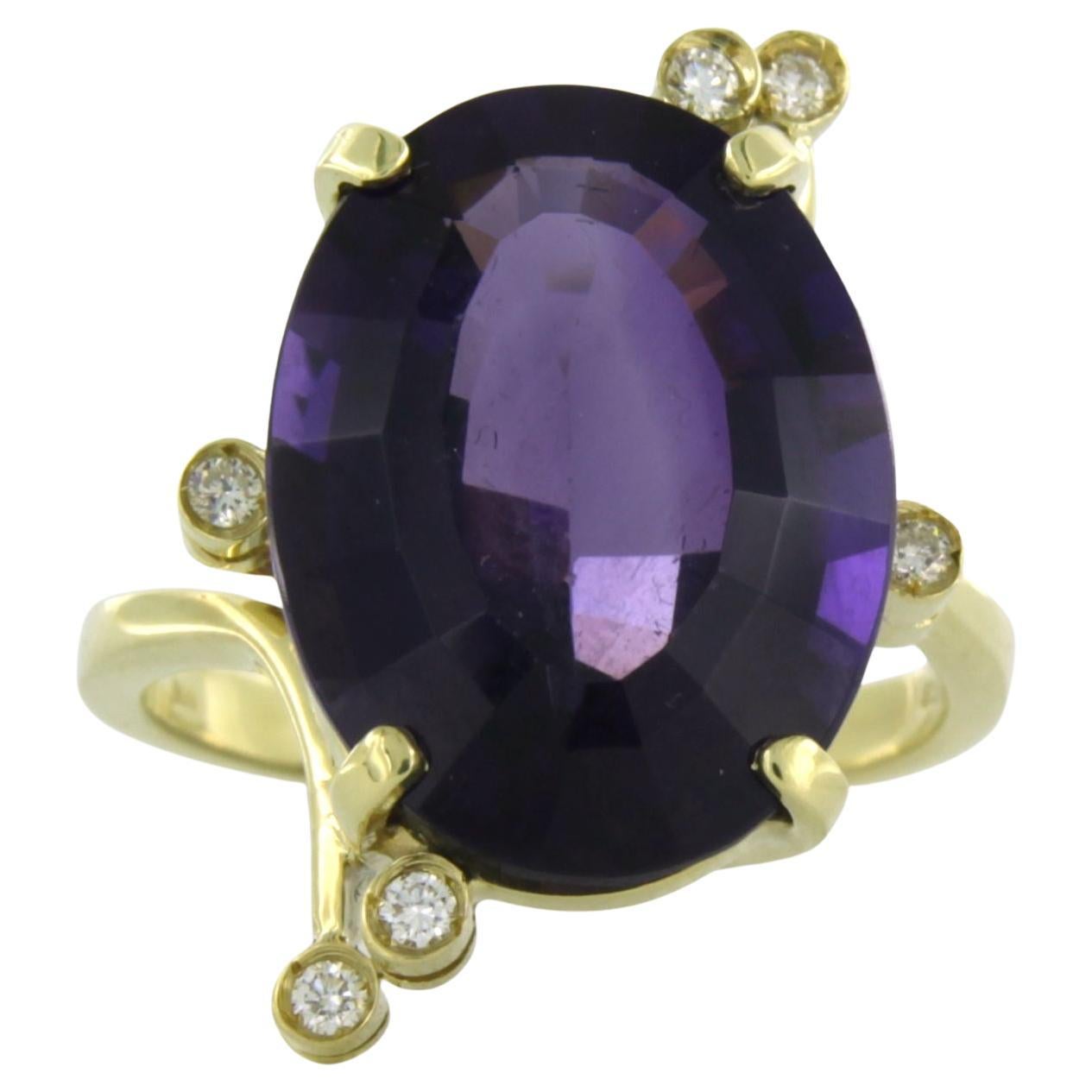 Ring with amethyst and brilliant cut diamond up to 0.20ct 4.6 grams 18k gold