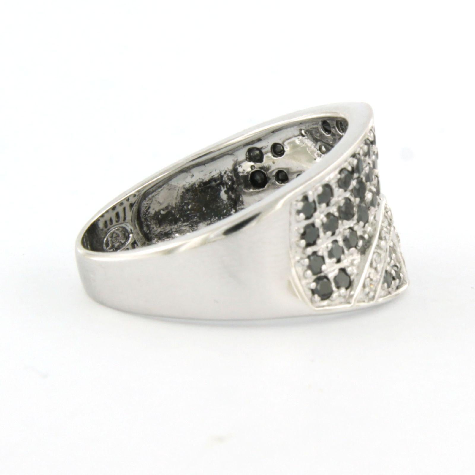 Ring with black diamond and single cut diamond up to 0.85ct 18k white gold in vendita 1