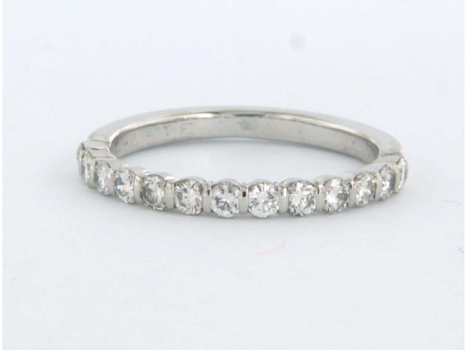 Ring mit Diamanten im Brillantschliff bis zu 0,50 Karat, 18 Karat Weißgold im Angebot 2