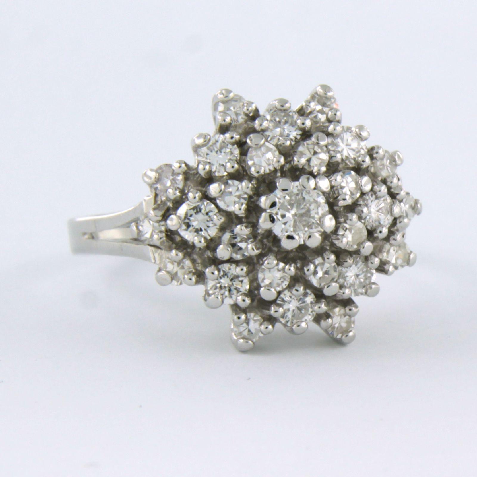 Ring mit Diamanten im Brillantschliff bis zu 1,00 Karat, 14 Karat Weißgold (Moderne) im Angebot