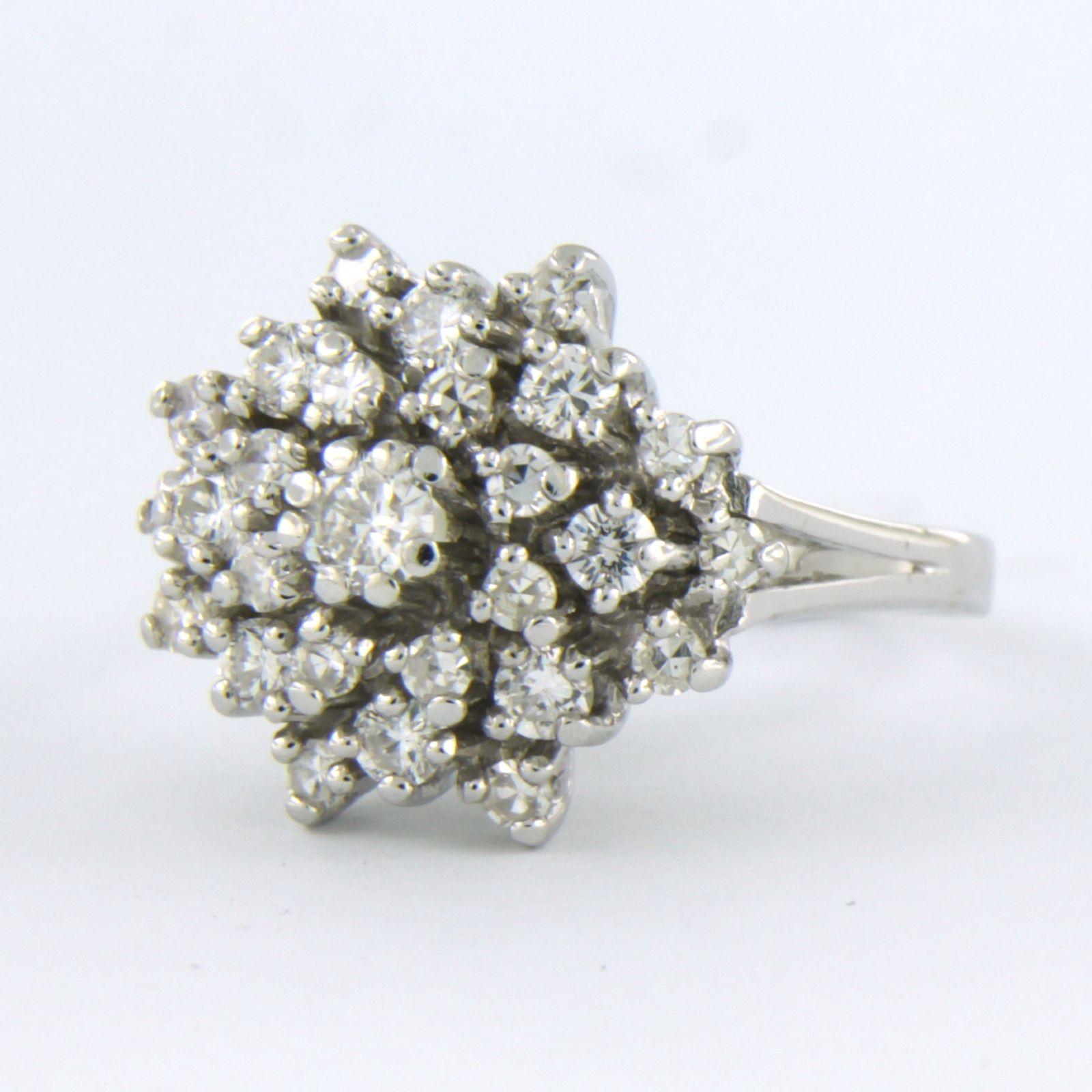Ring mit Diamanten im Brillantschliff bis zu 1,00 Karat, 14 Karat Weißgold (Einfacher Schliff) im Angebot