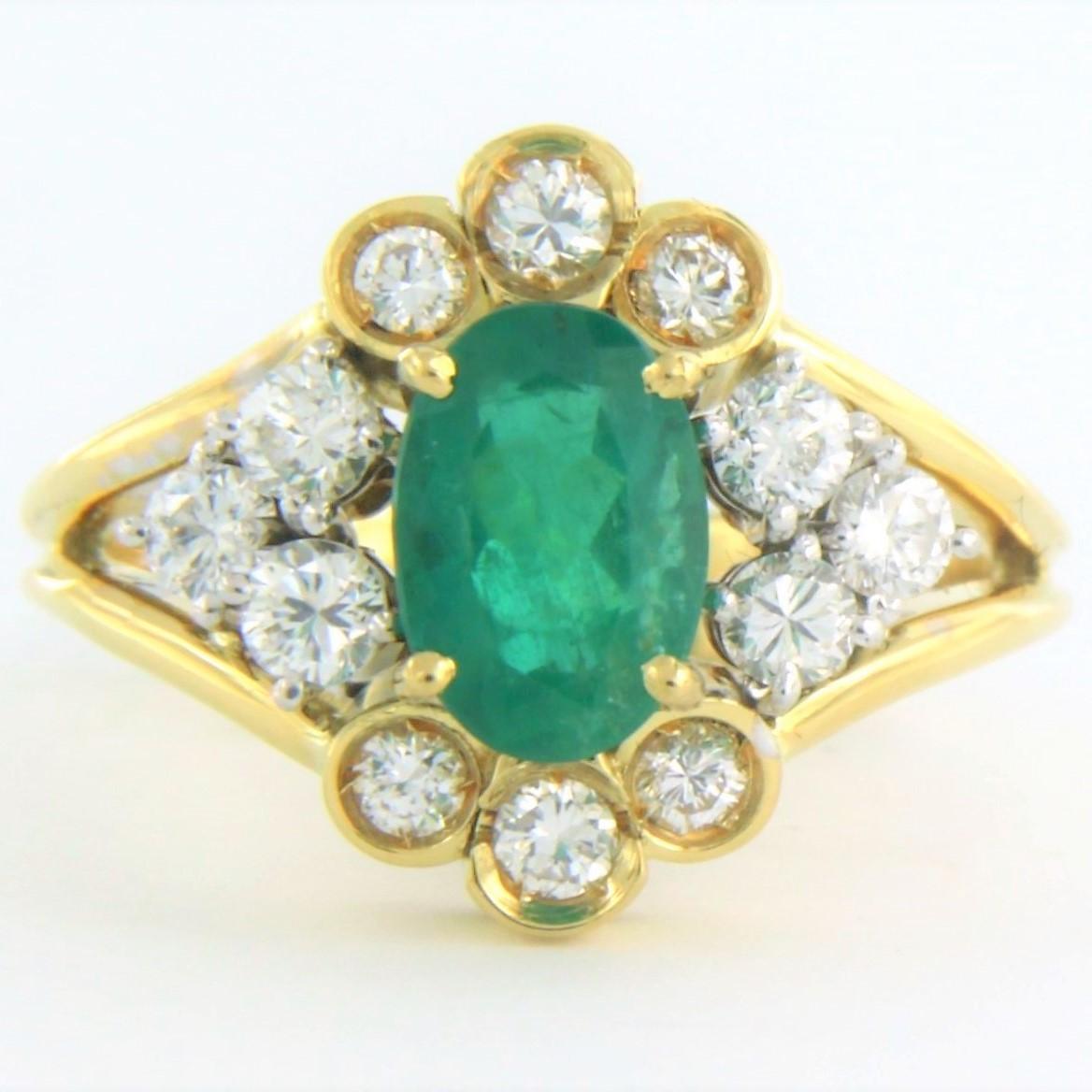 18k bicolour gold ring set with emerald to. 1.20ct and brilliant cut diamonds up to. 0.64ct - F/G - VS/SI - ring size U.S. 6.5 - EU. 17(53)

detailed description:

the top of the ring is 1.5 cm wide

Ring size U.S. 6.5 - EU. 17(53), ring can be