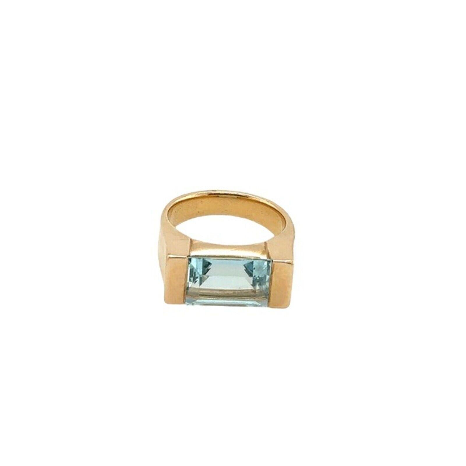 18ct Rose Gold Single Stone Ring, mit 3,0ct feine Qualität Smaragd Form Aquamarin gesetzt, Der Ring ist eine perfekte Ergänzung zu jedem Ensemble und kann zu jedem Anlass getragen werden.

Zusätzliche Informationen:
Gesamtgewicht des Aquamarins: