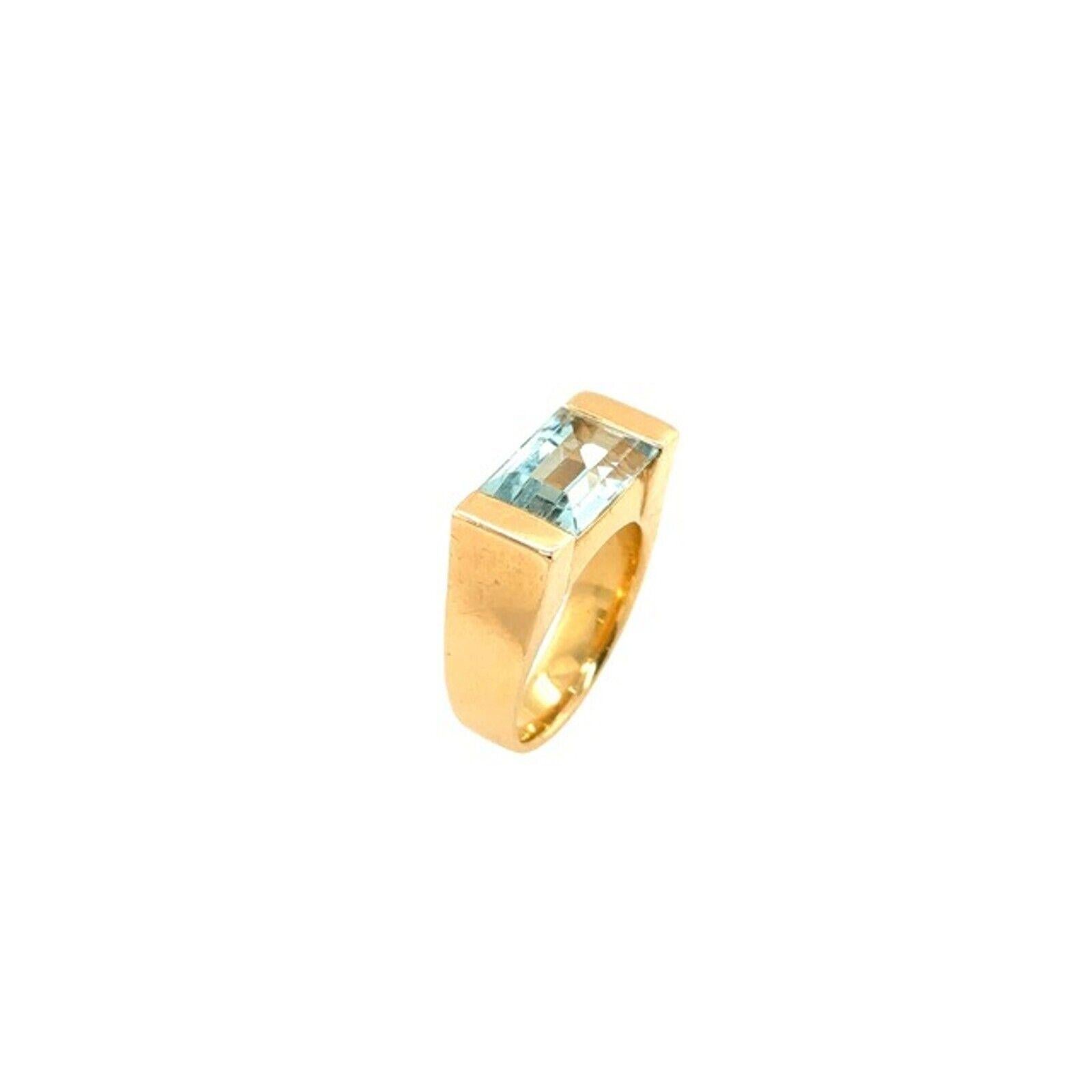 Women's Ring Set with Emerald Shape Aquamarine in 18ct Rose Gold For Sale