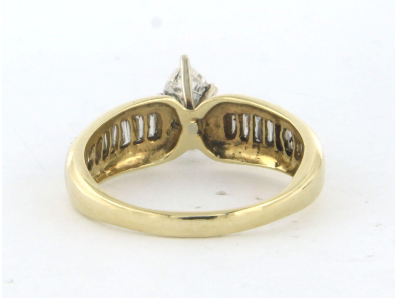 Anello con diamanti taglio marquise e taglio taper 0,86 carati, oro 14k in vendita 1