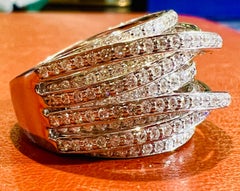 Ring aus 18 Karat Weißgold mit Diamanten im Pflasterschliff für 1,73 Karat in gefasst