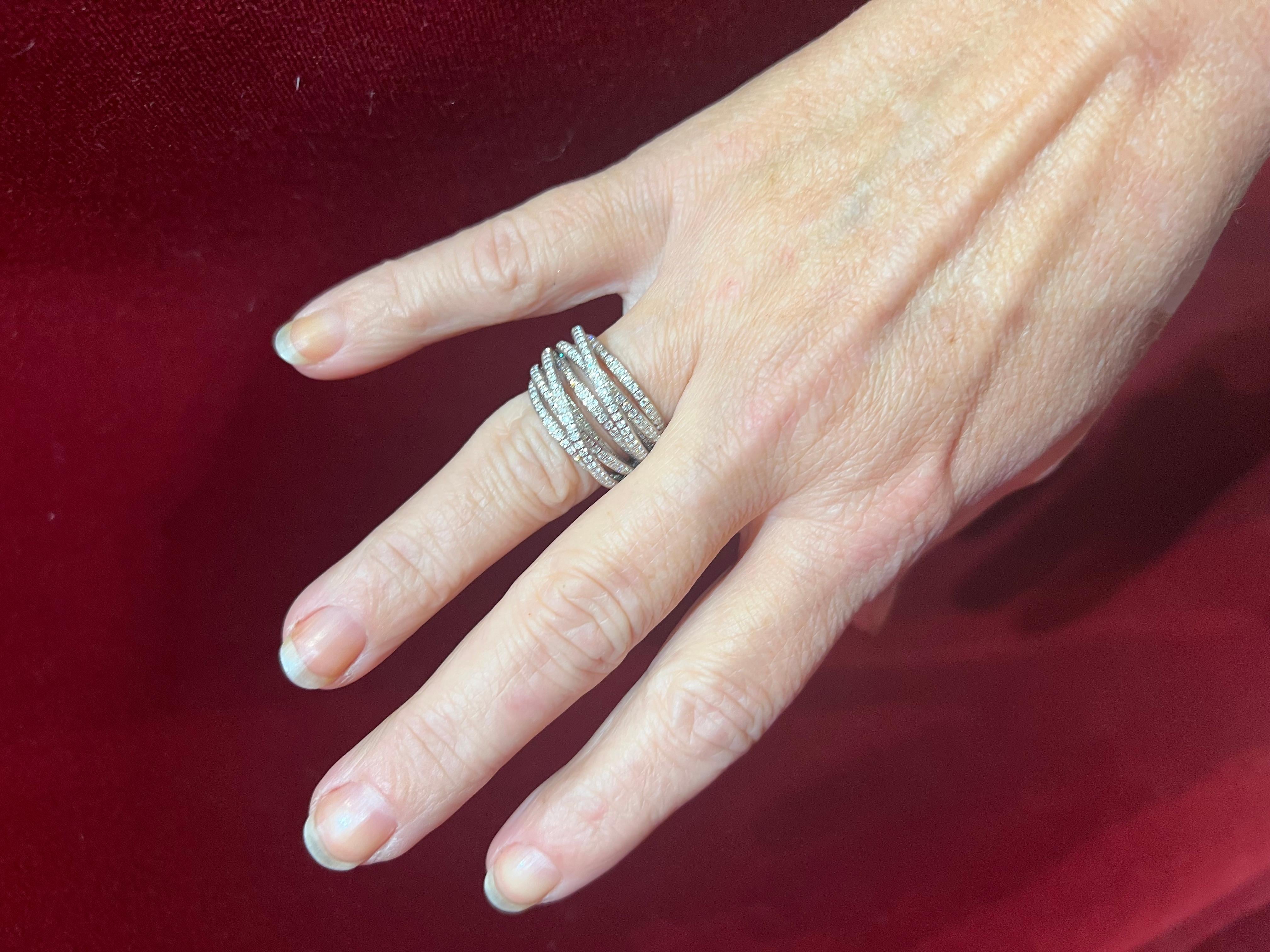 Bague en or blanc 18 carats sertie de diamants taille pavé de 1,73 carat Bon état - En vente à SAINT-OUEN-SUR-SEINE, FR