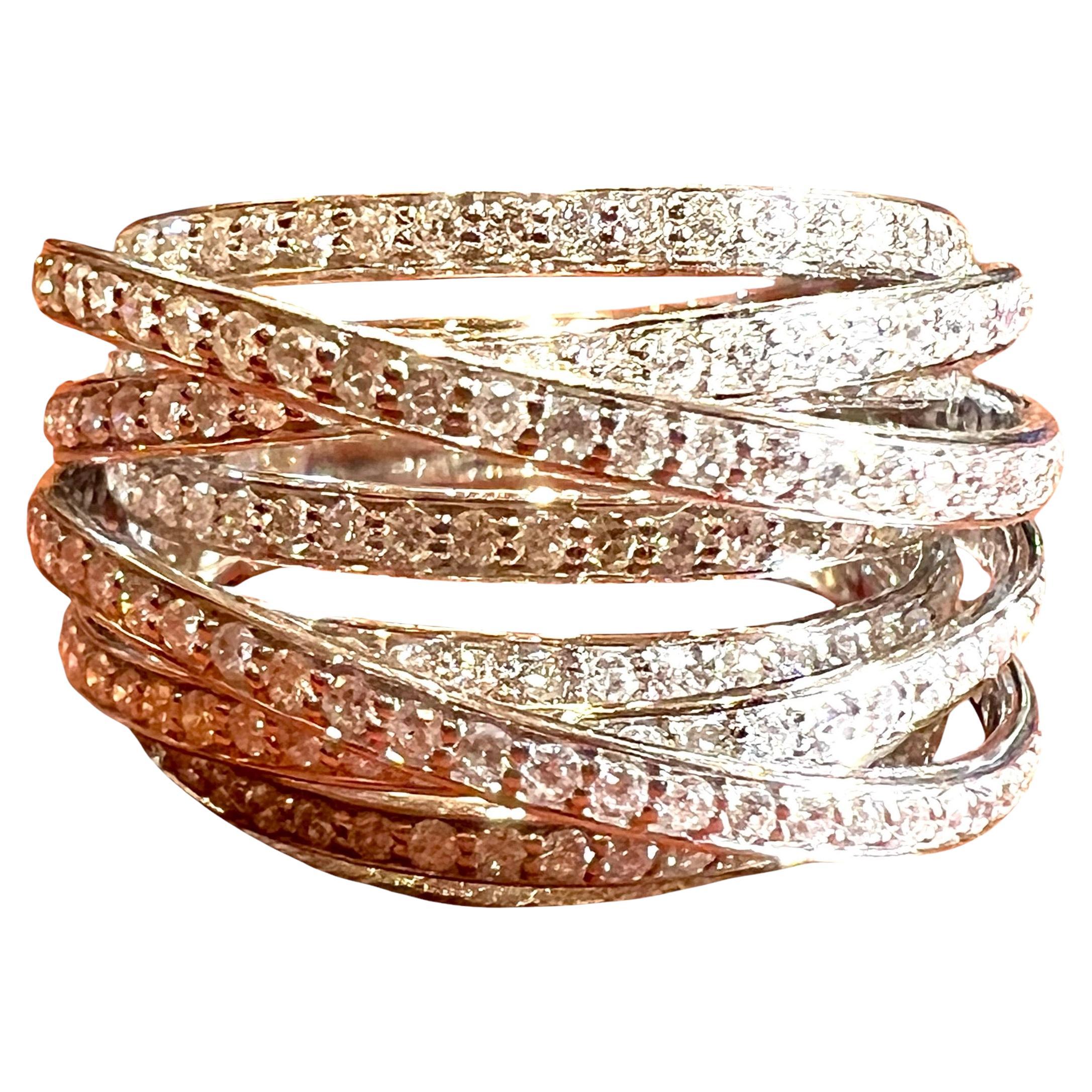 Bague en or blanc 18 carats sertie de diamants taille pavé de 1,73 carat en vente
