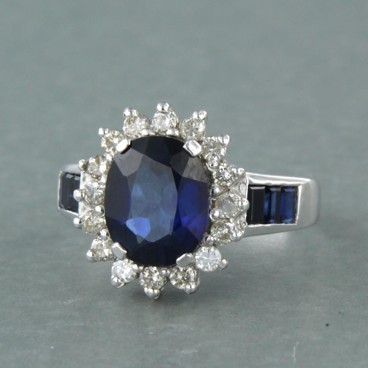 Anello con zaffiro e diamante taglio brillante da 0,50 carati, oro bianco 18 carati In condizioni ottime in vendita a The Hague, ZH