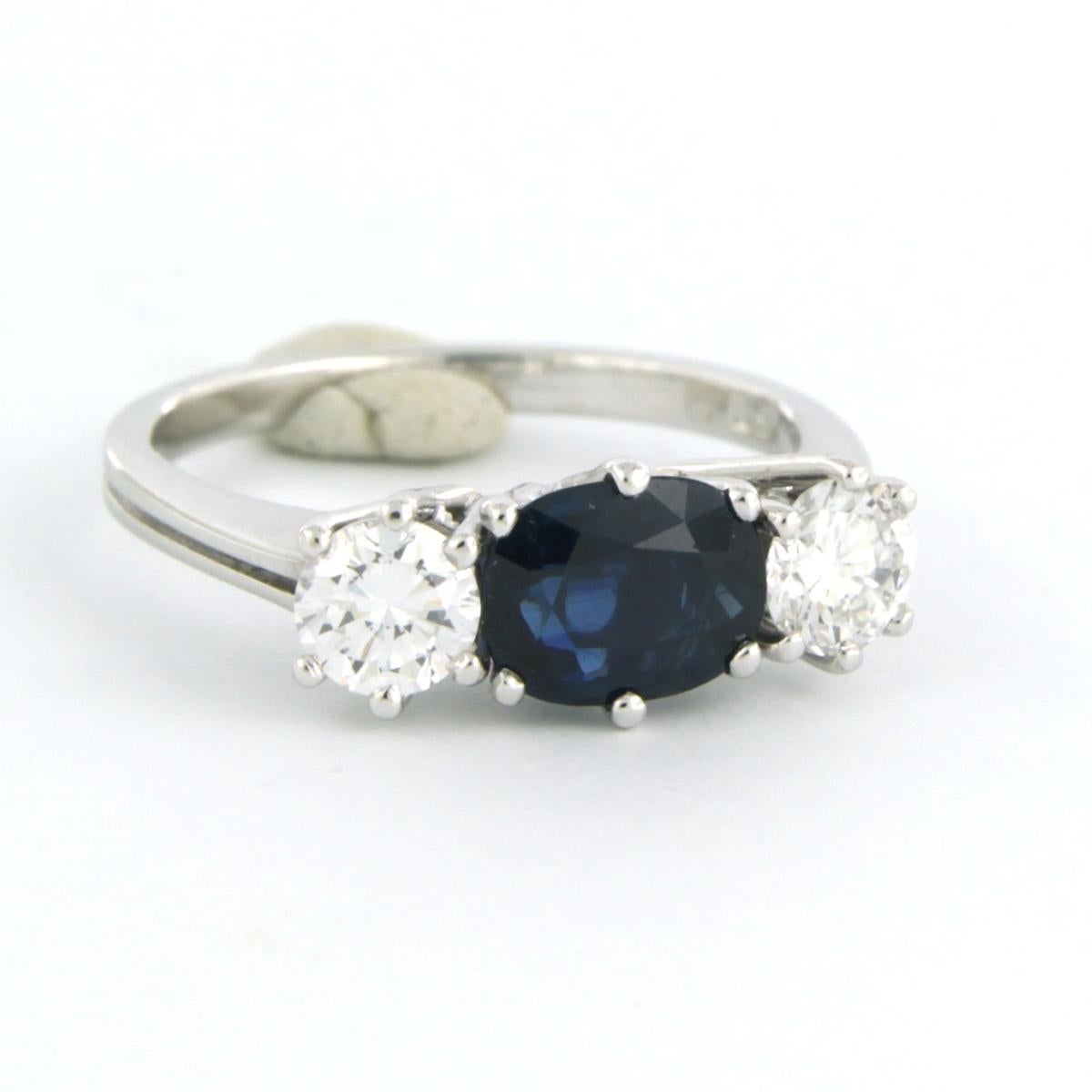 Bague sertie d'un saphir et de diamants taille brillant 0,80 ct, or 18k Pour femmes en vente