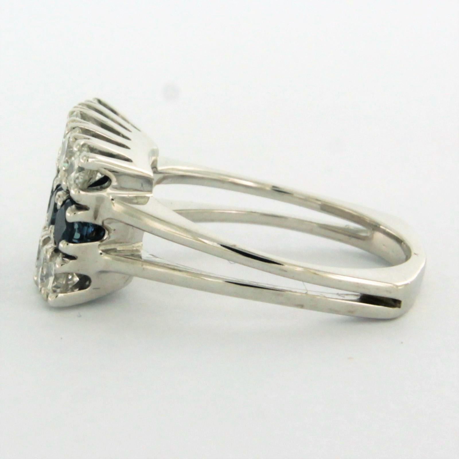 Ring set with Sapphire and Diamonds 18k white gold For Sale 1