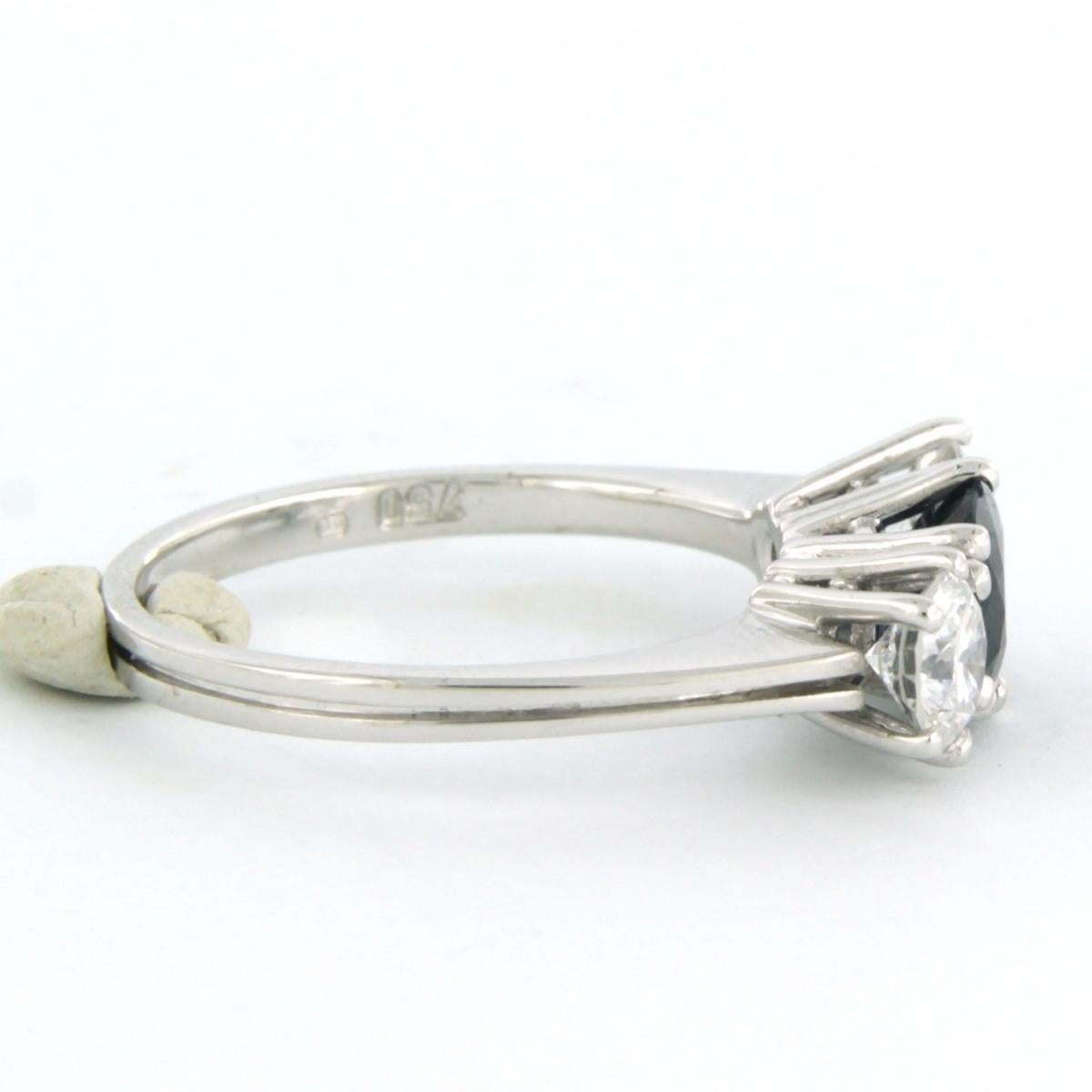 Ring mit Saphiren bis zu 1,00 ct und Diamanten im Brillantschliff 0,80 ct aus 18 Karat Gold (Moderne) im Angebot