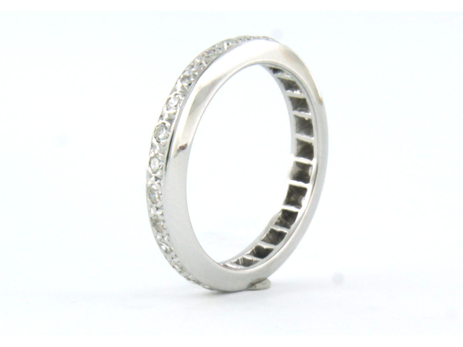 Anello in oro bianco 18k con diamante taglio singolo fino a 0,47ct - F/G - VS/SI - misura US 5,75 - EU 16,25(51)

descrizione dettagliata:

la parte superiore dell'anello è larga 3.2 mm

Misura dell'anello US 5,75 - EU 16,25(51)

peso 3,5