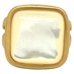 Ring Square Mother Pearl Yellow Gold 18 Carats