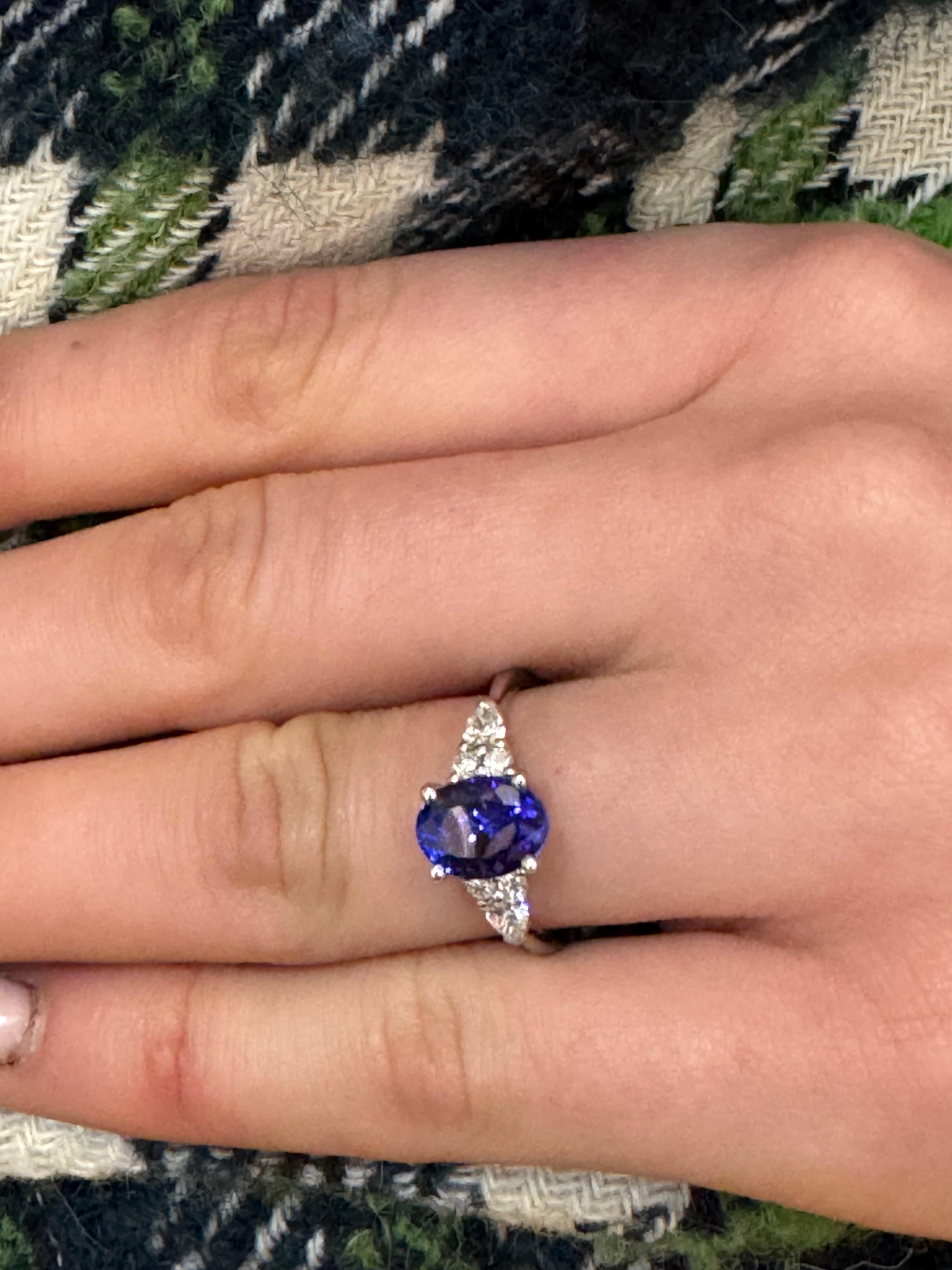 Ring Tanzanite 2, 23 Carats Diamonds 0, 14 Carats White Gold 18 Carats For Sale 1