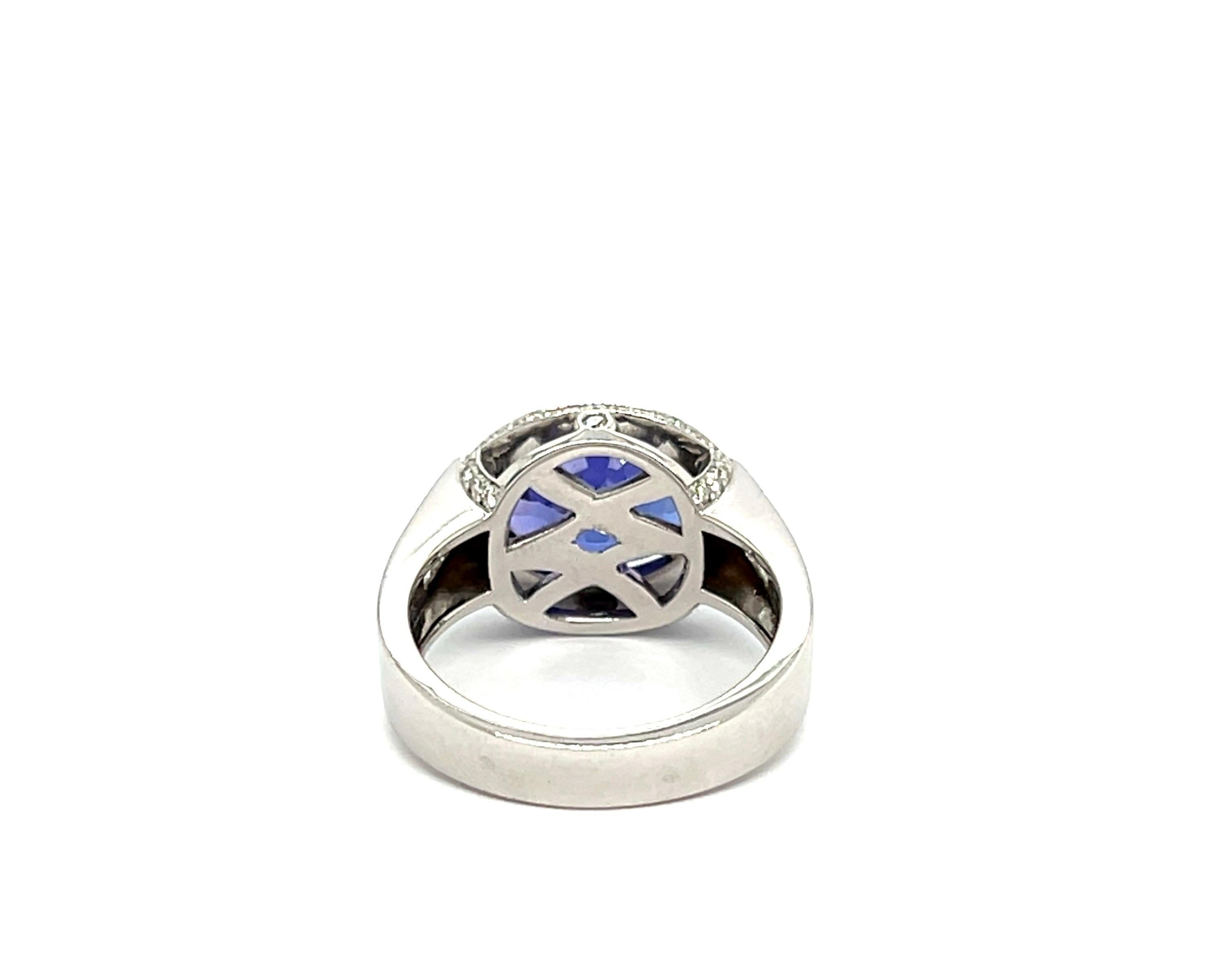 Ring Tanzanite 3 , 95 Carats Diamonds 0 , 32 Carats White Gold 18 Carats 1