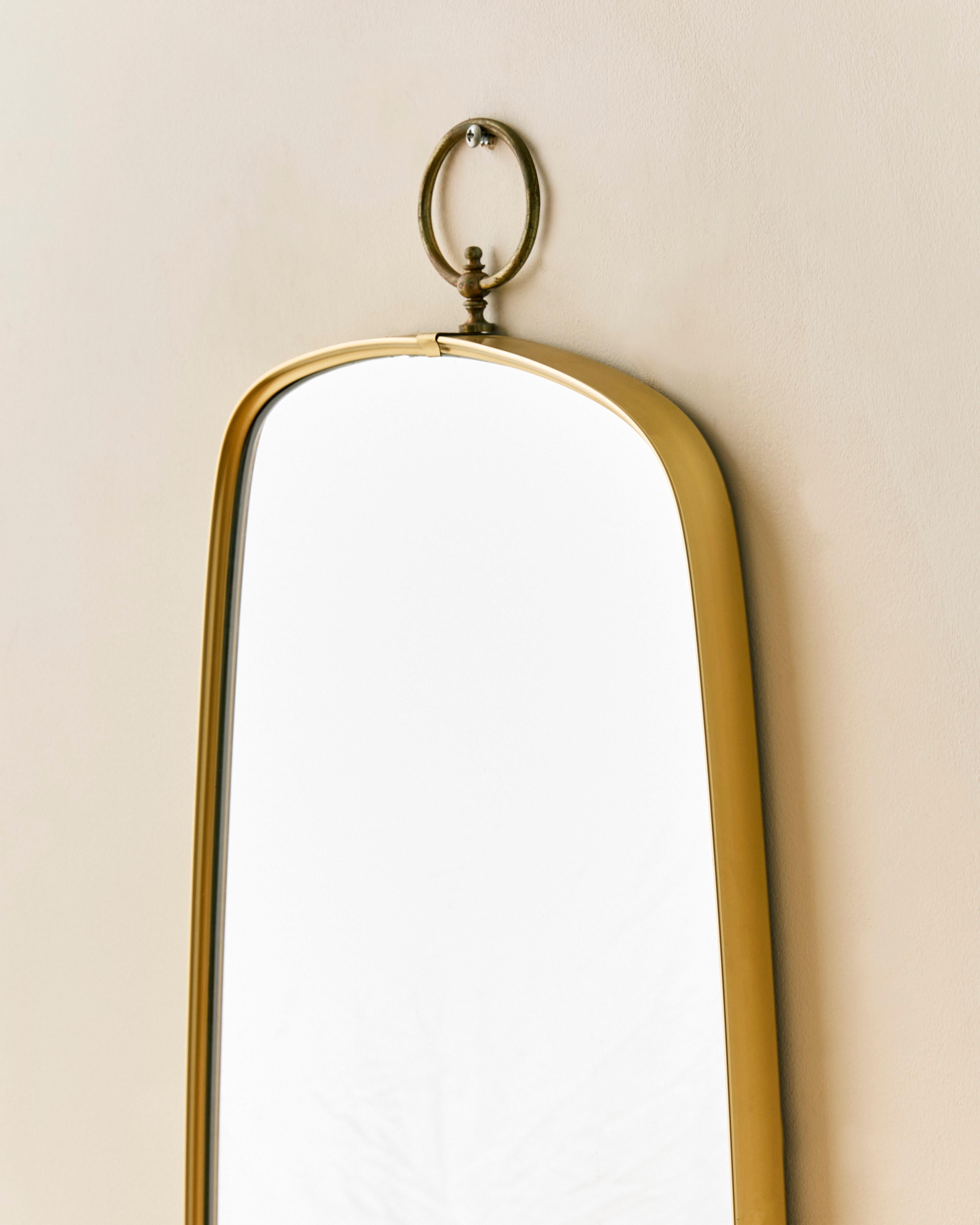20ième siècle Miroir oblong à anneau en vente