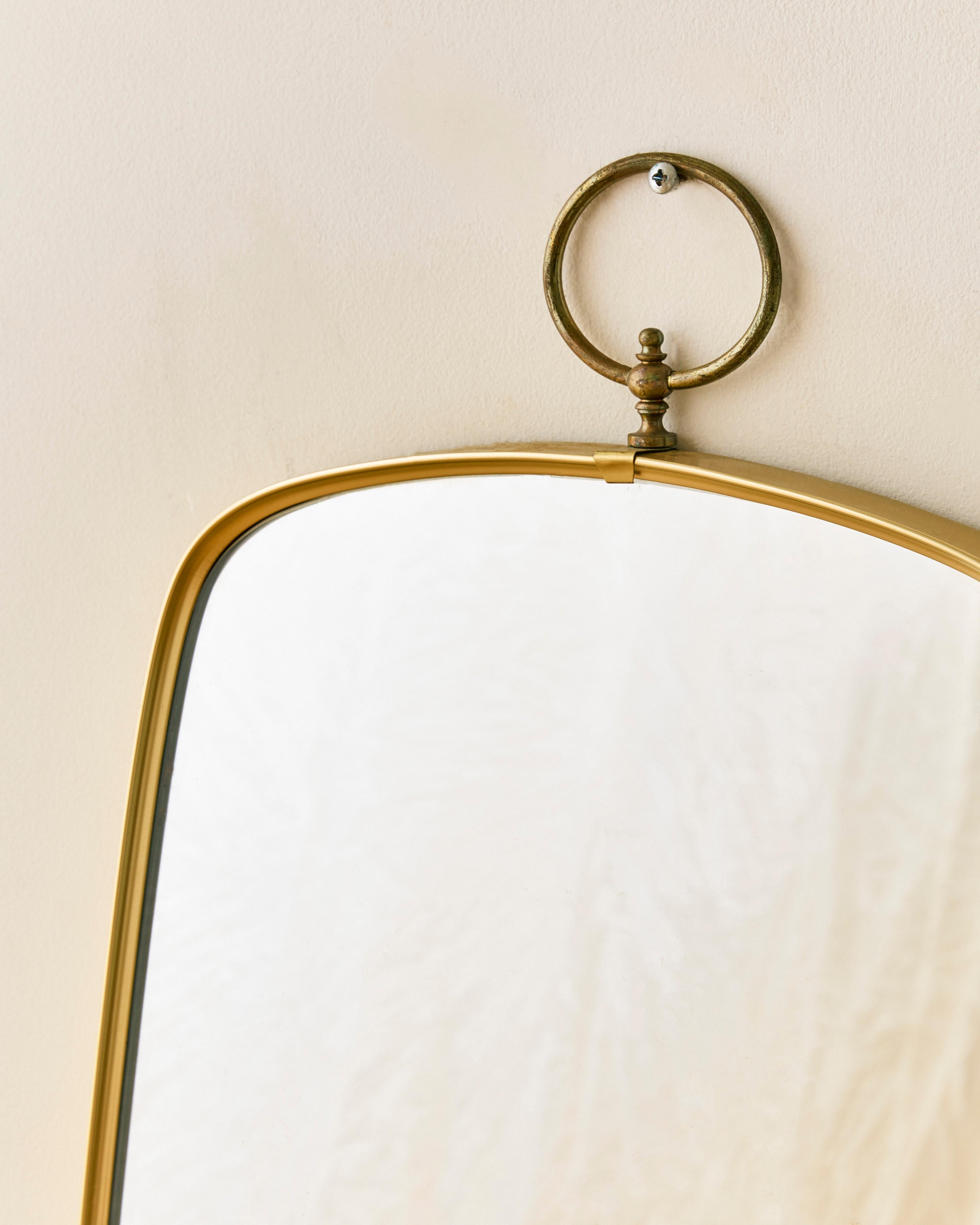 Métal Miroir oblong à anneau en vente