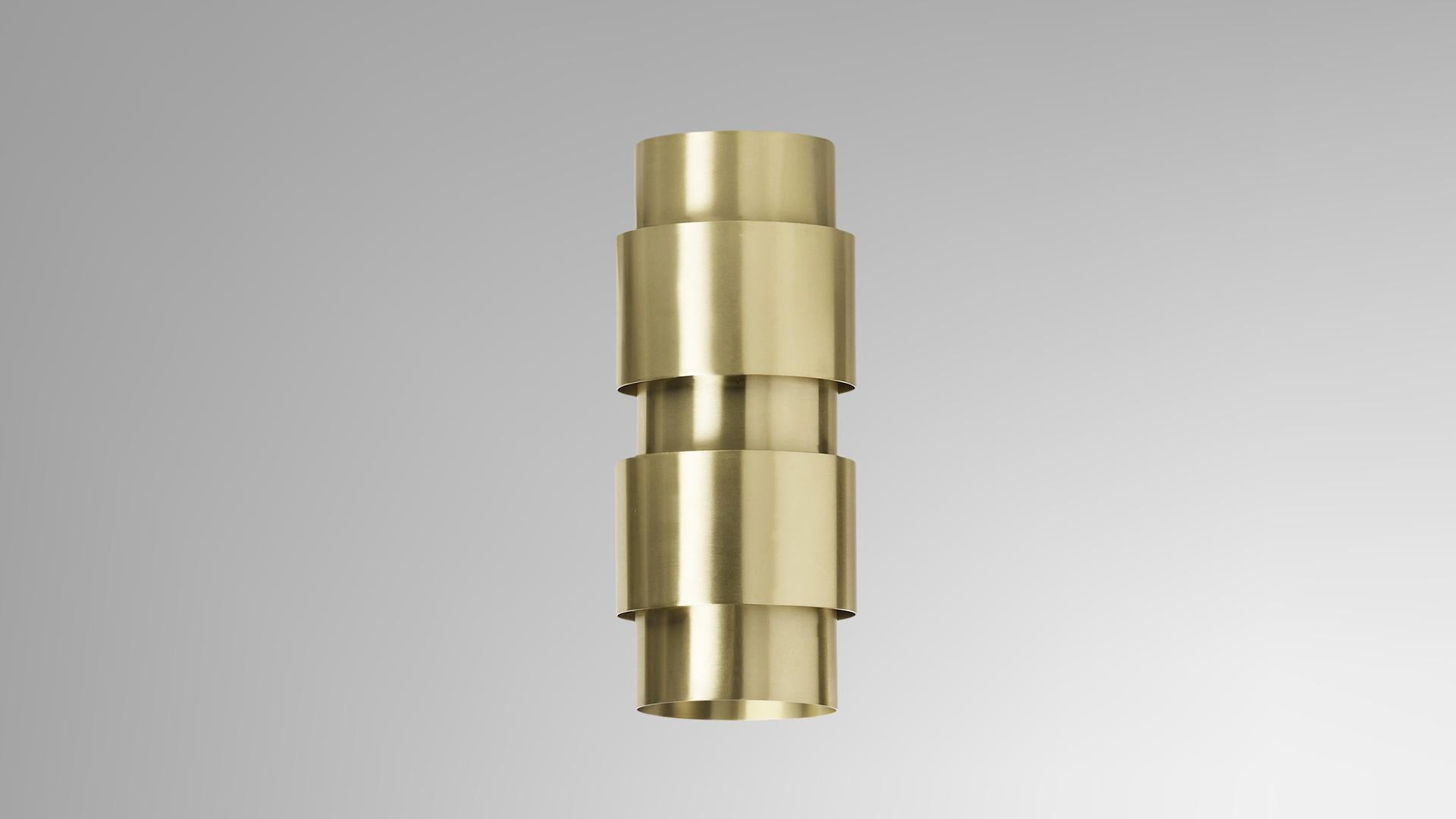 Ring wall-mount lamp by CTO Lighting
Materials: satin brass
Also available in bronze, satin nickel
Dimensions: H 30 x W 12 cm 

All our lamps can be wired according to each country. If sold to the USA it will be wired for the USA for instance.
Other