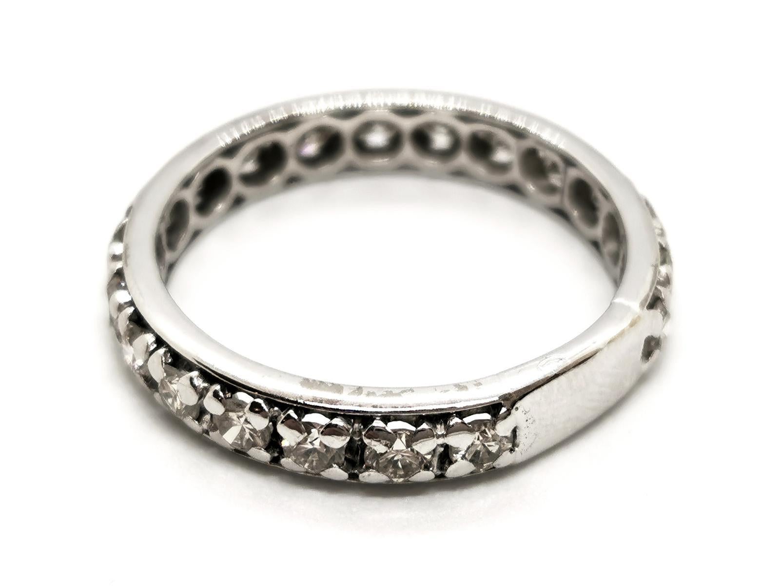Ring aus Weißgold mit Diamanten (Brillantschliff) im Angebot