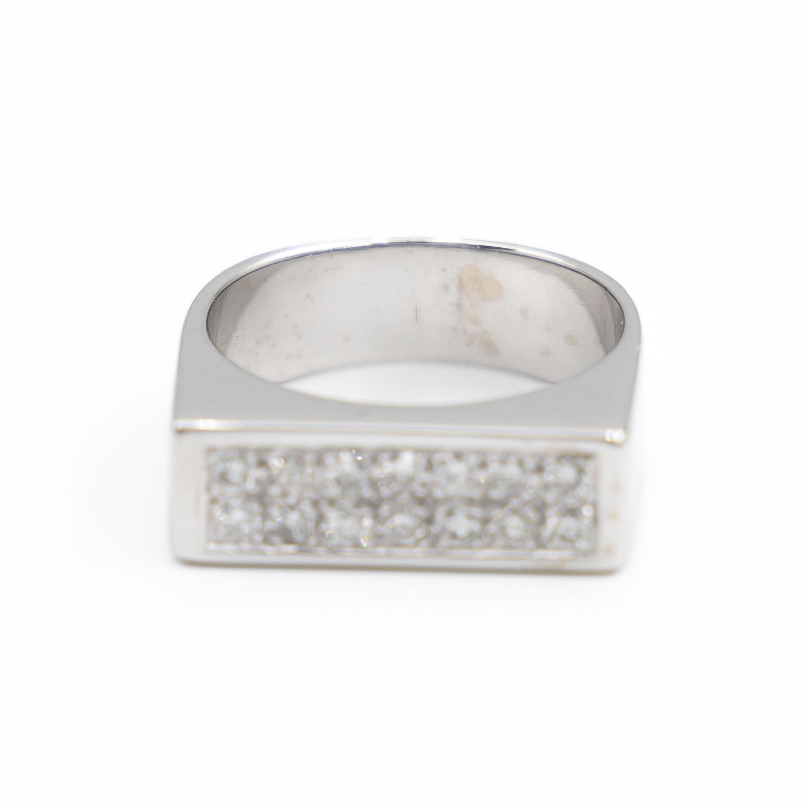 Ring aus Weißgold mit Diamanten (Brillantschliff) im Angebot
