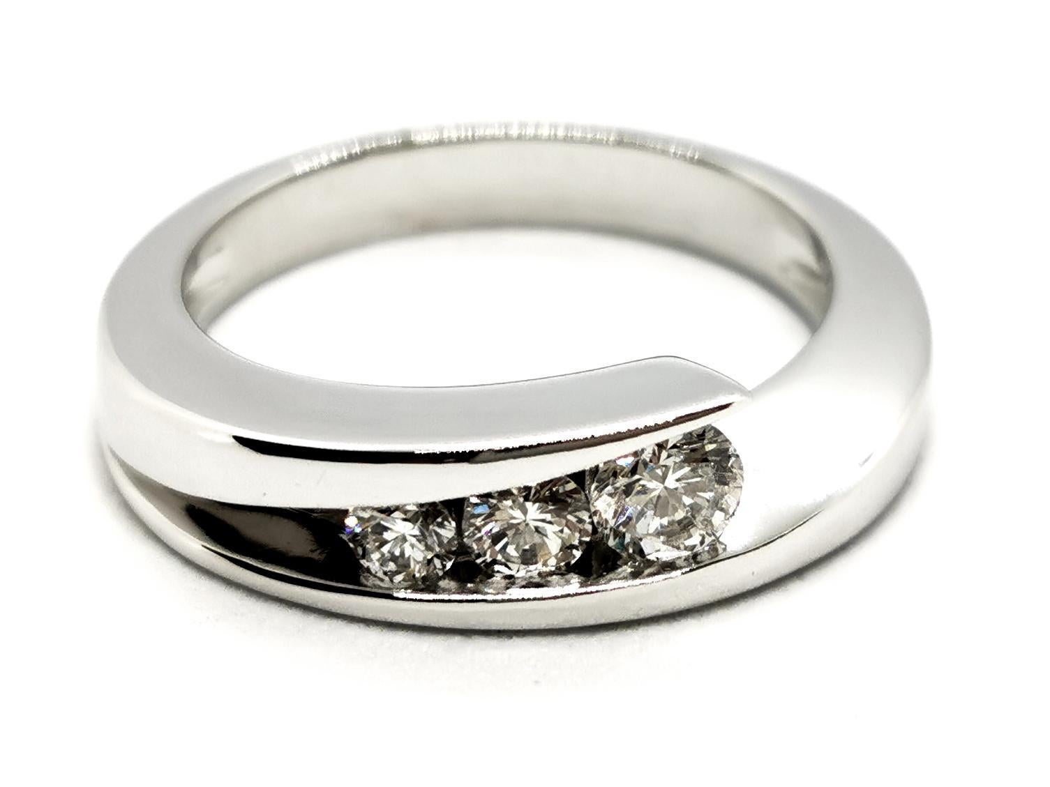 Brilliant Cut Ring White Gold Diamond