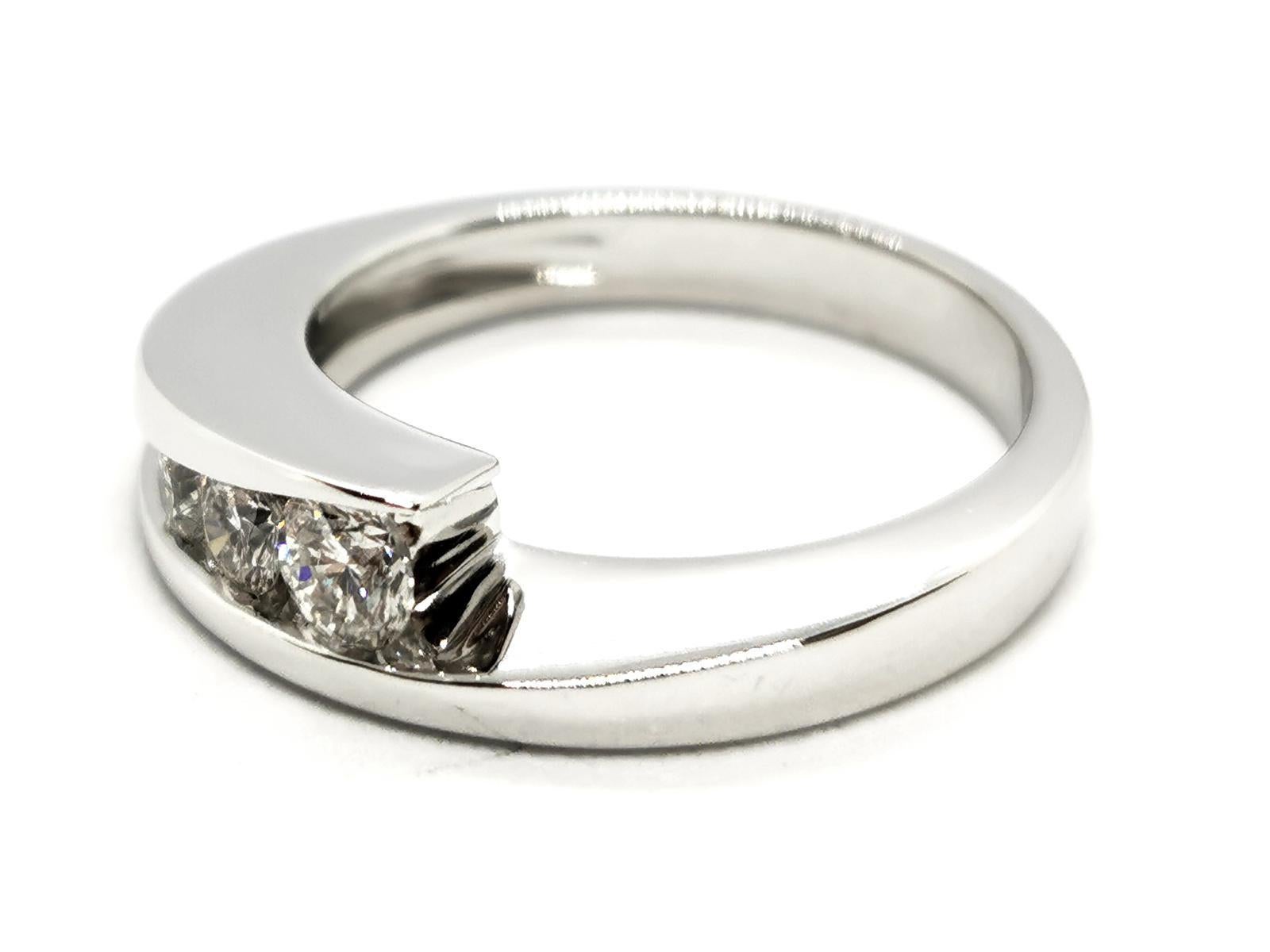 Women's Ring White Gold Diamond