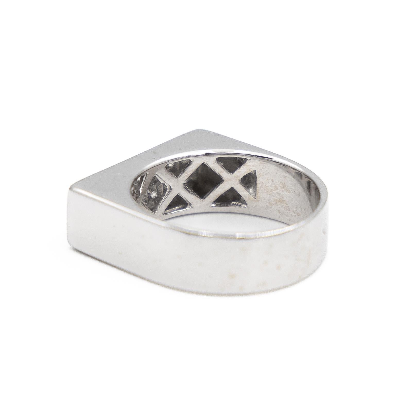 Ring aus Weißgold mit Diamanten im Angebot 1