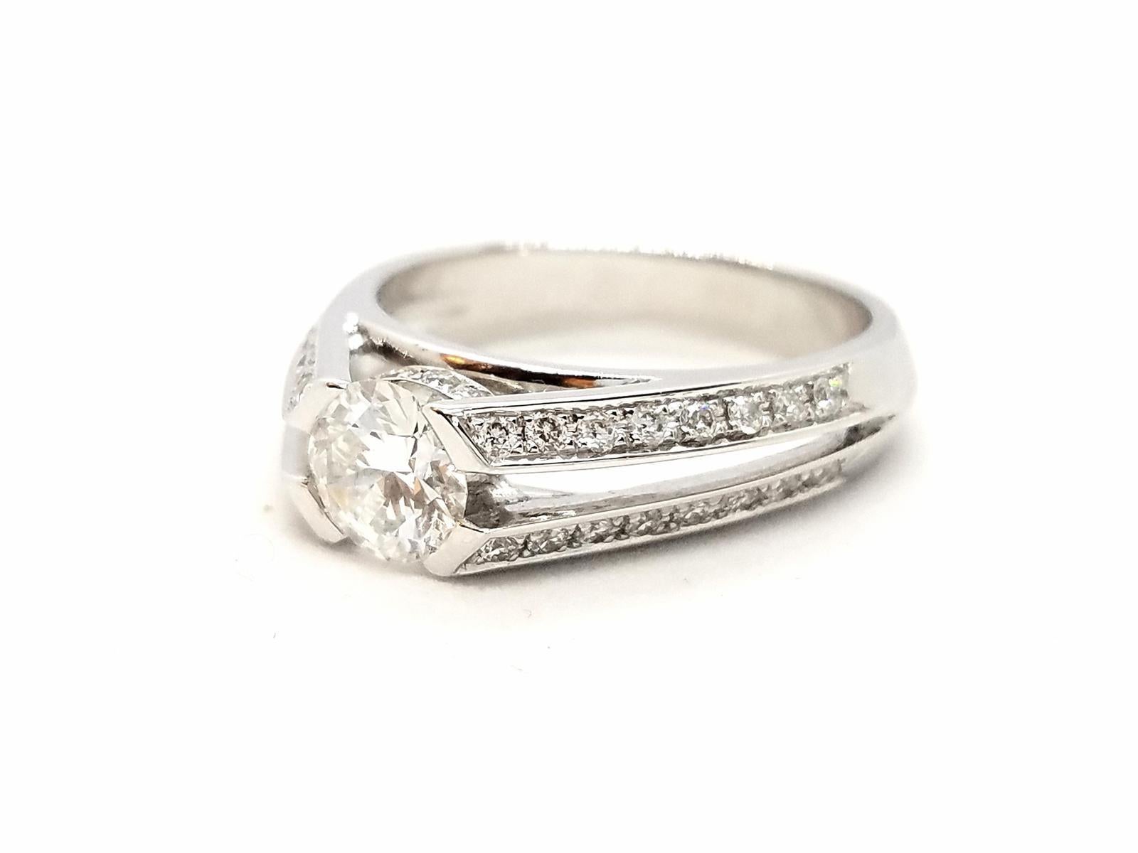 Ring aus Weißgold mit Diamanten im Angebot 5