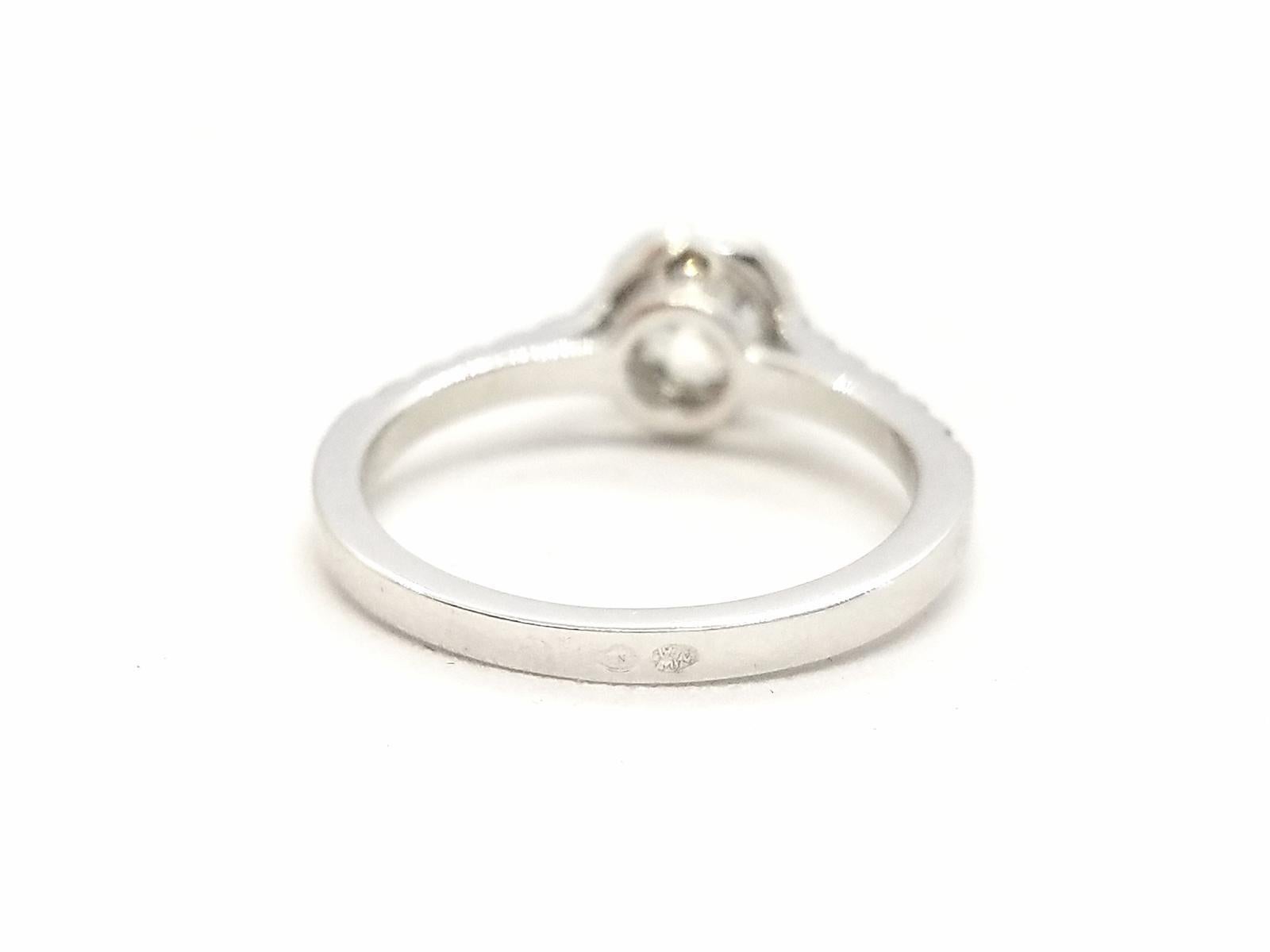 Ring aus Weißgold mit Diamanten im Angebot 5
