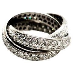 Ring aus Weißgold mit Diamanten