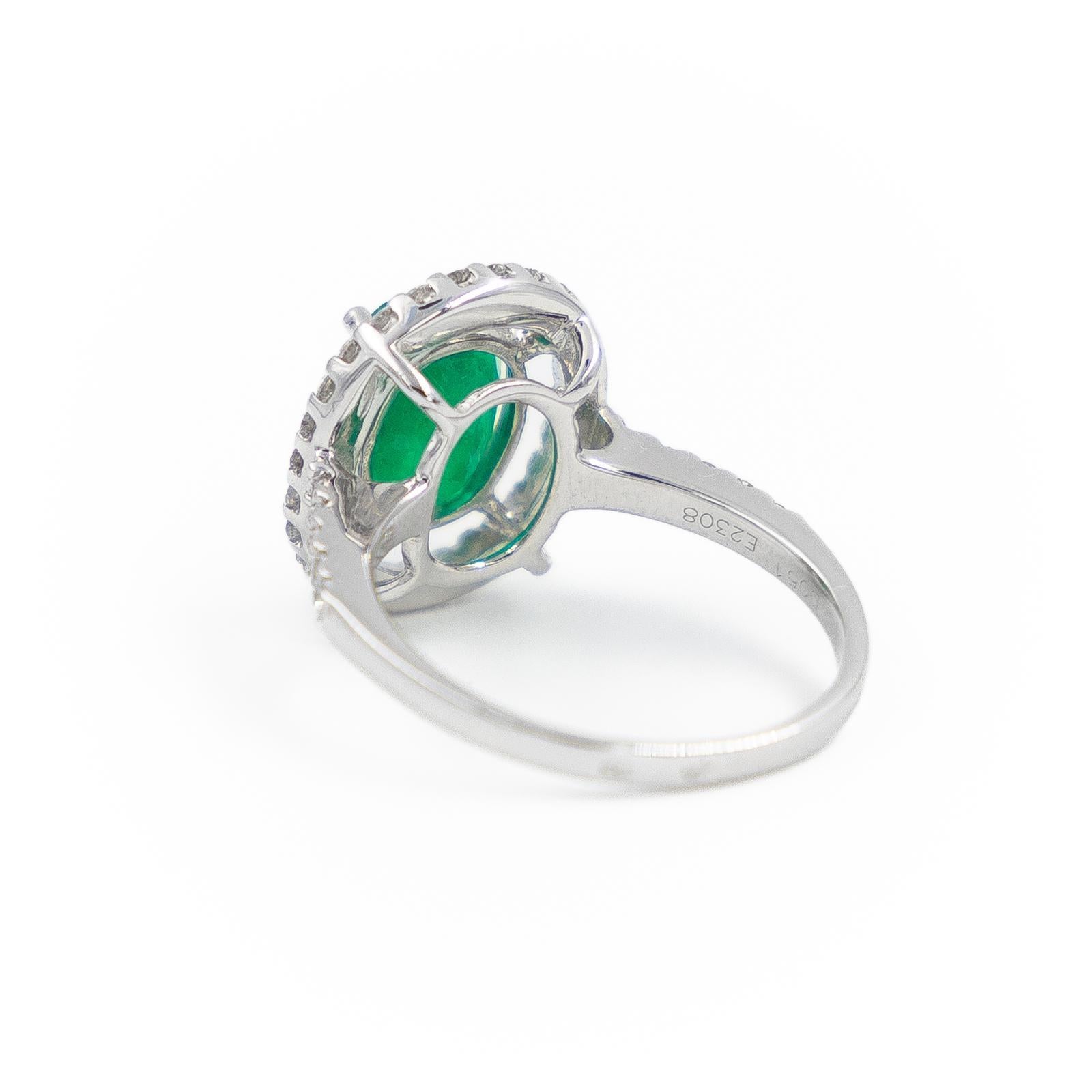 Emerald Diamonds White Gold Ring For Sale 1